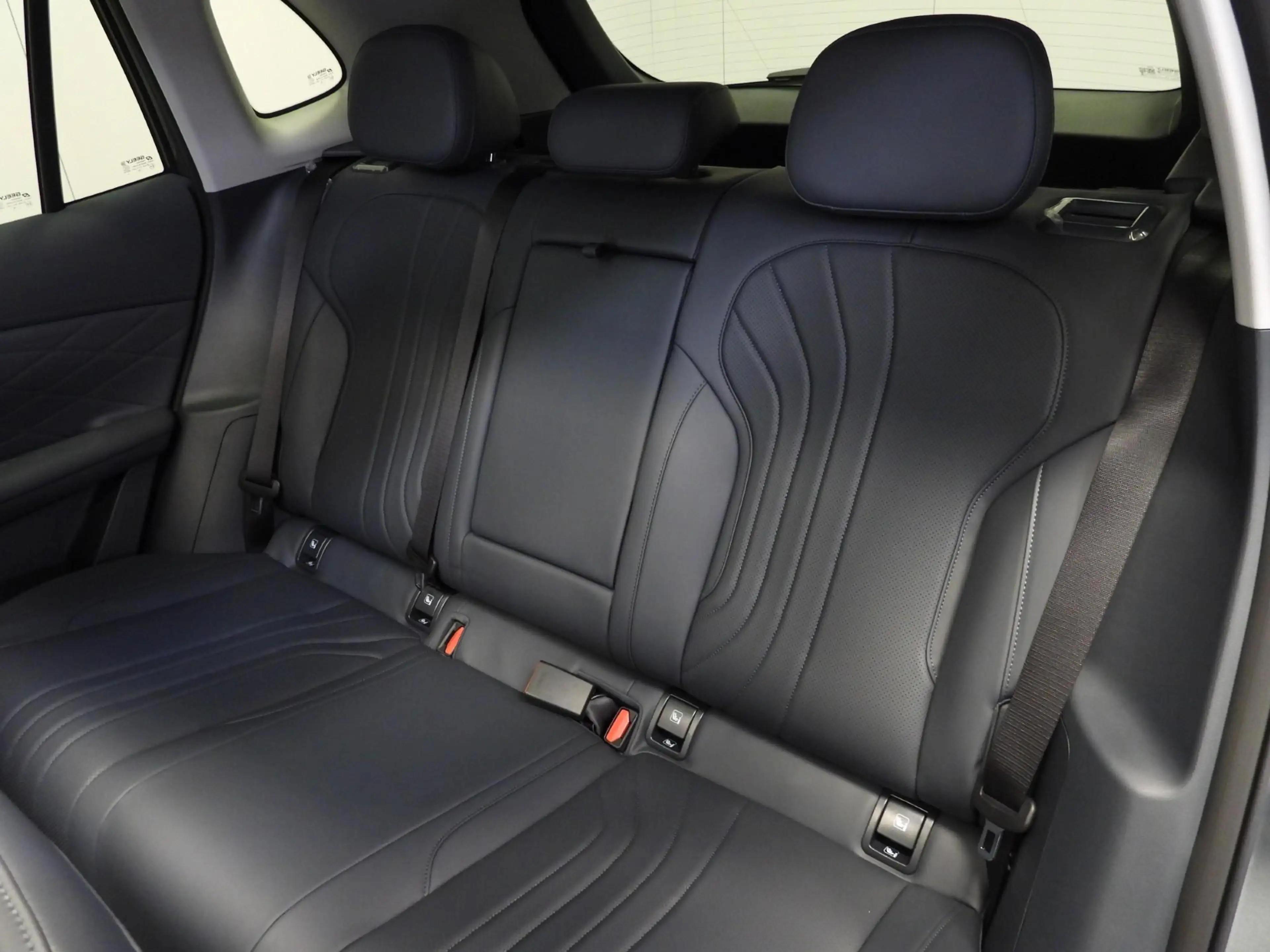 Geely Starray EM-i 1.5 Max+ PHEV 138KM ELEKTRISCH BEREIK/LEER/SCHUIFD — photo 33