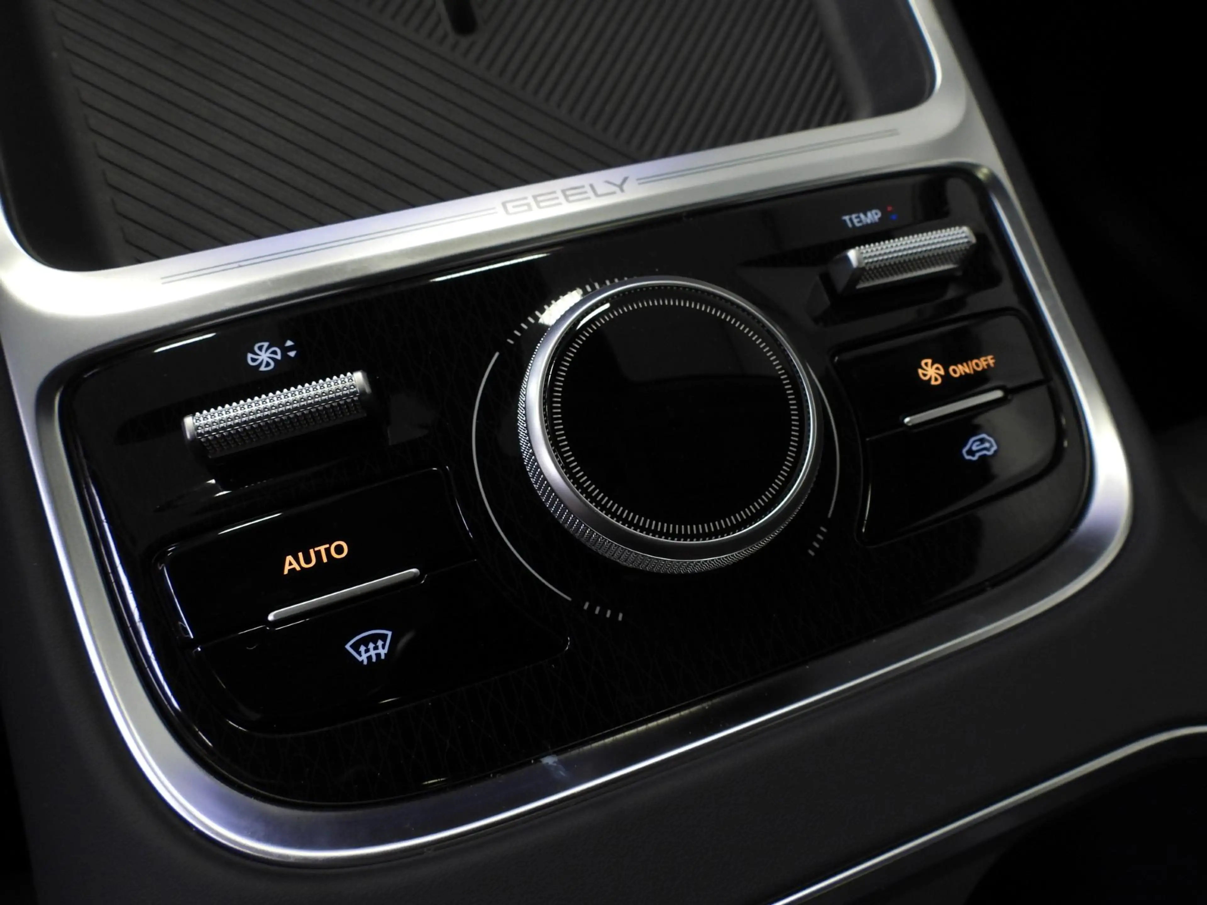 Geely Starray EM-i 1.5 Max+ PHEV 138KM ELEKTRISCH BEREIK/LEER/SCHUIFD — photo 6