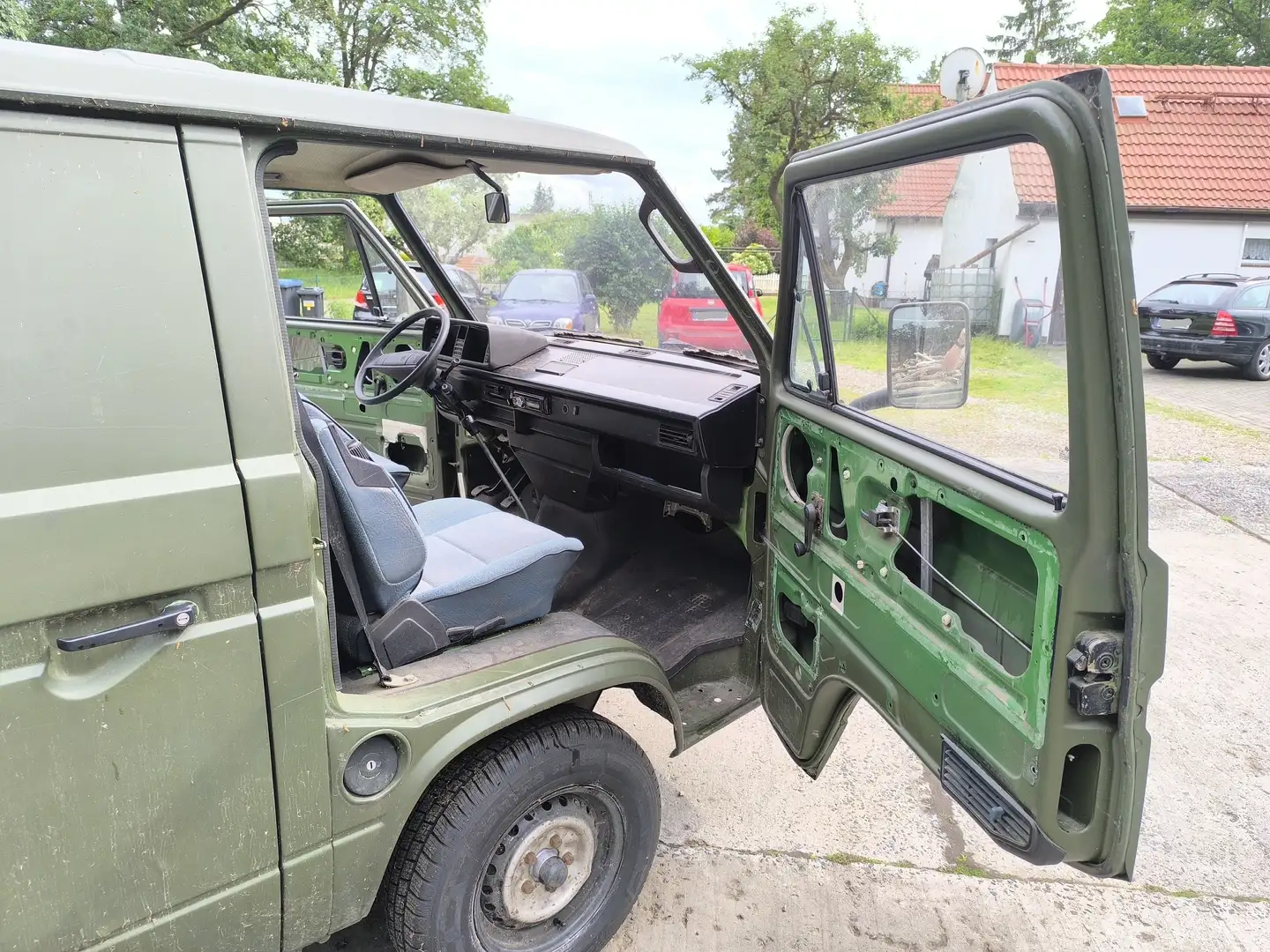 Volkswagen T3 T3/MULTIVAN/CARAVELLE Transporter 251 041 Grün - 2