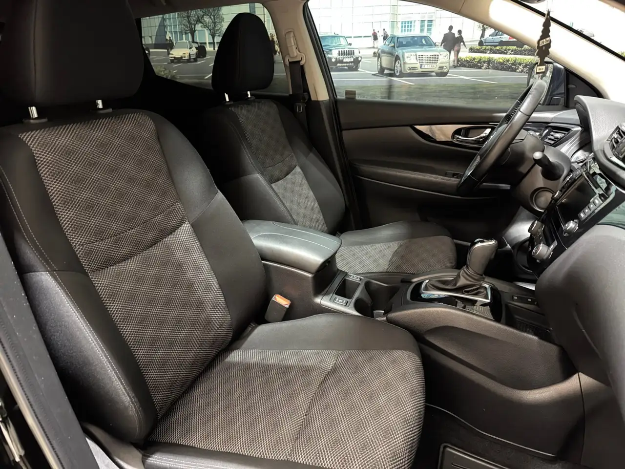 Nissan Qashqai снимка Nissan Qashqai