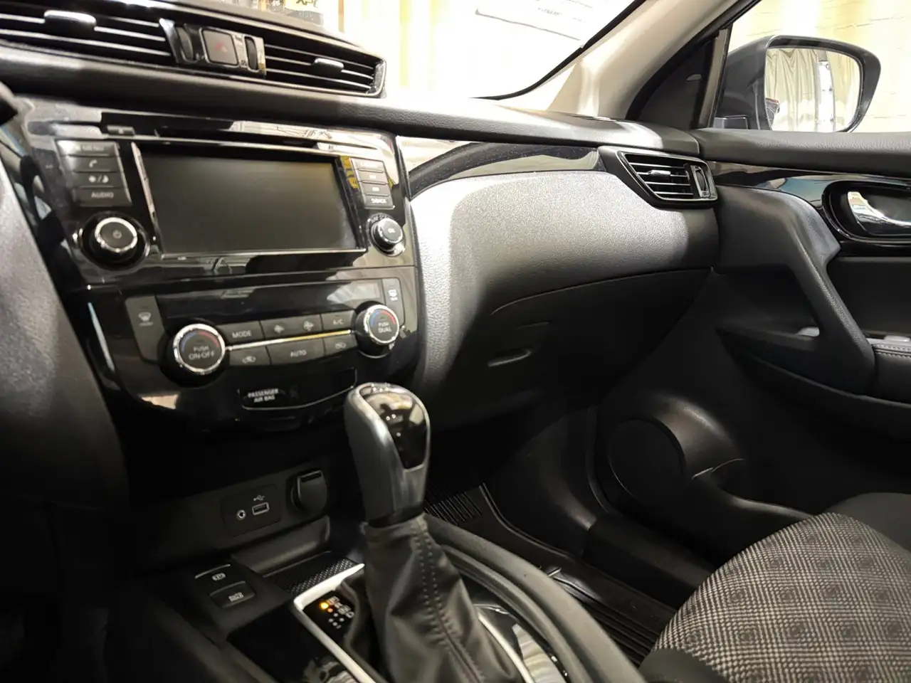 Nissan Qashqai снимка Nissan Qashqai