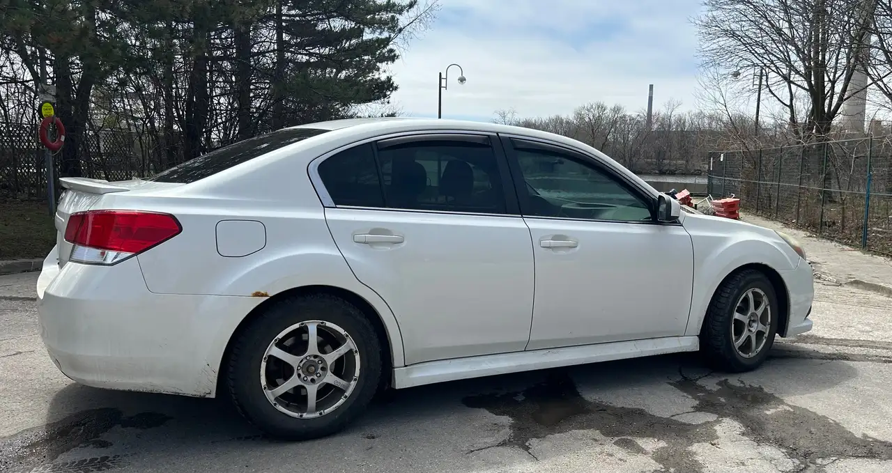 Subaru Legacy снимка Subaru Legacy