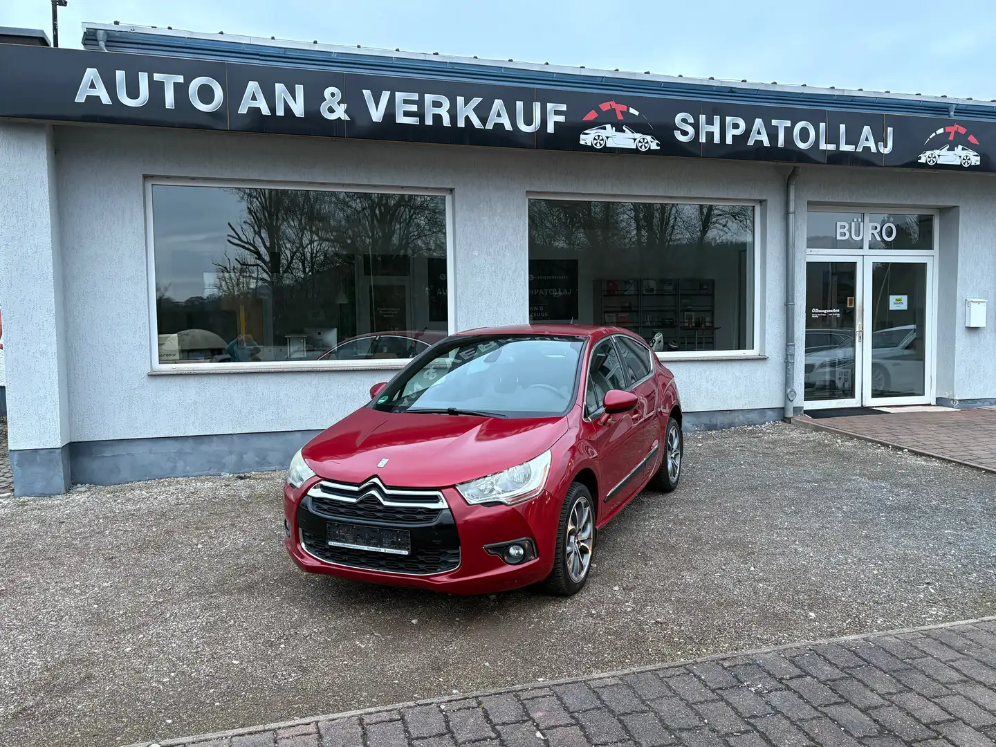 Citroen DS4 SoChic WENIG KM TÜV 1.6 Benzin Rouge - 1