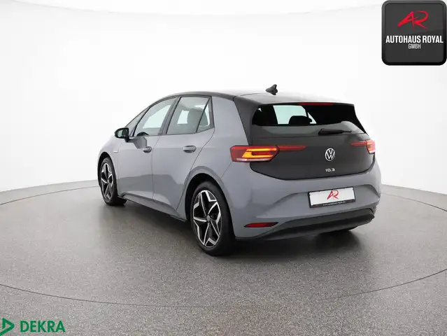 Volkswagen Id.3 view 2