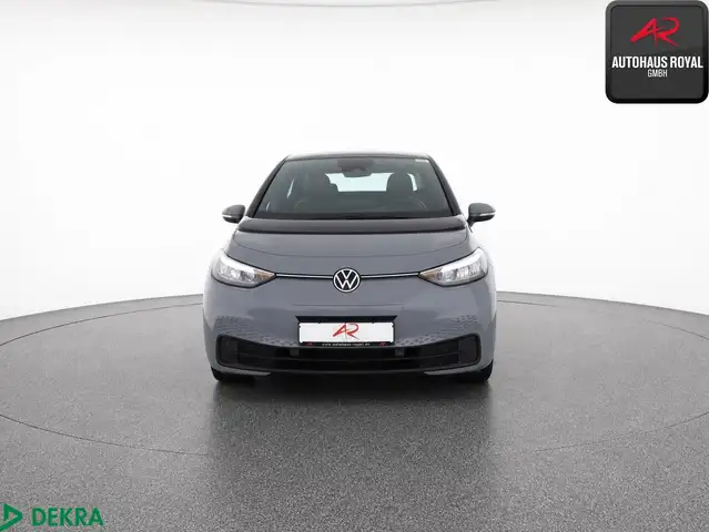 Volkswagen Id.3 view 7