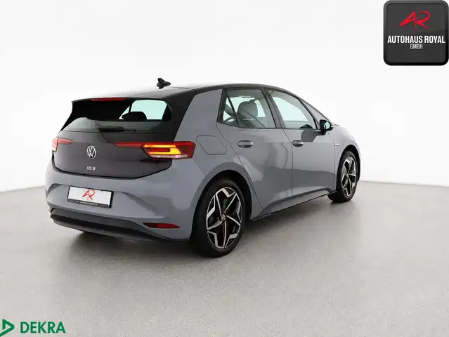 Volkswagen Id.3 view 4