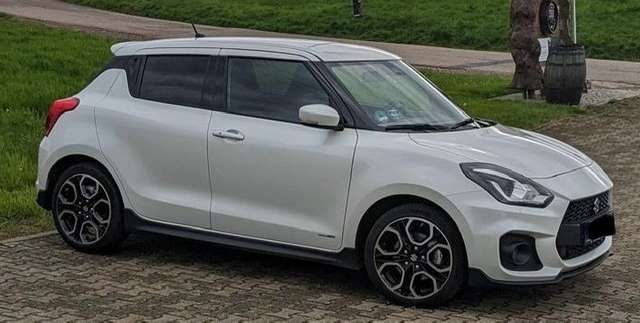 Imagine Suzuki Swift Sport 1.4 Sport Boosterjet Hybrid