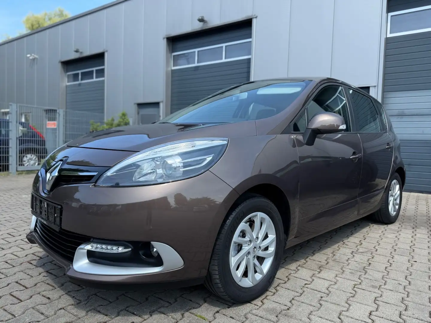 Renault Scenic III Paris*STEUERK. NEU*SHZ*KLIMA*8 x ALU* - 1
