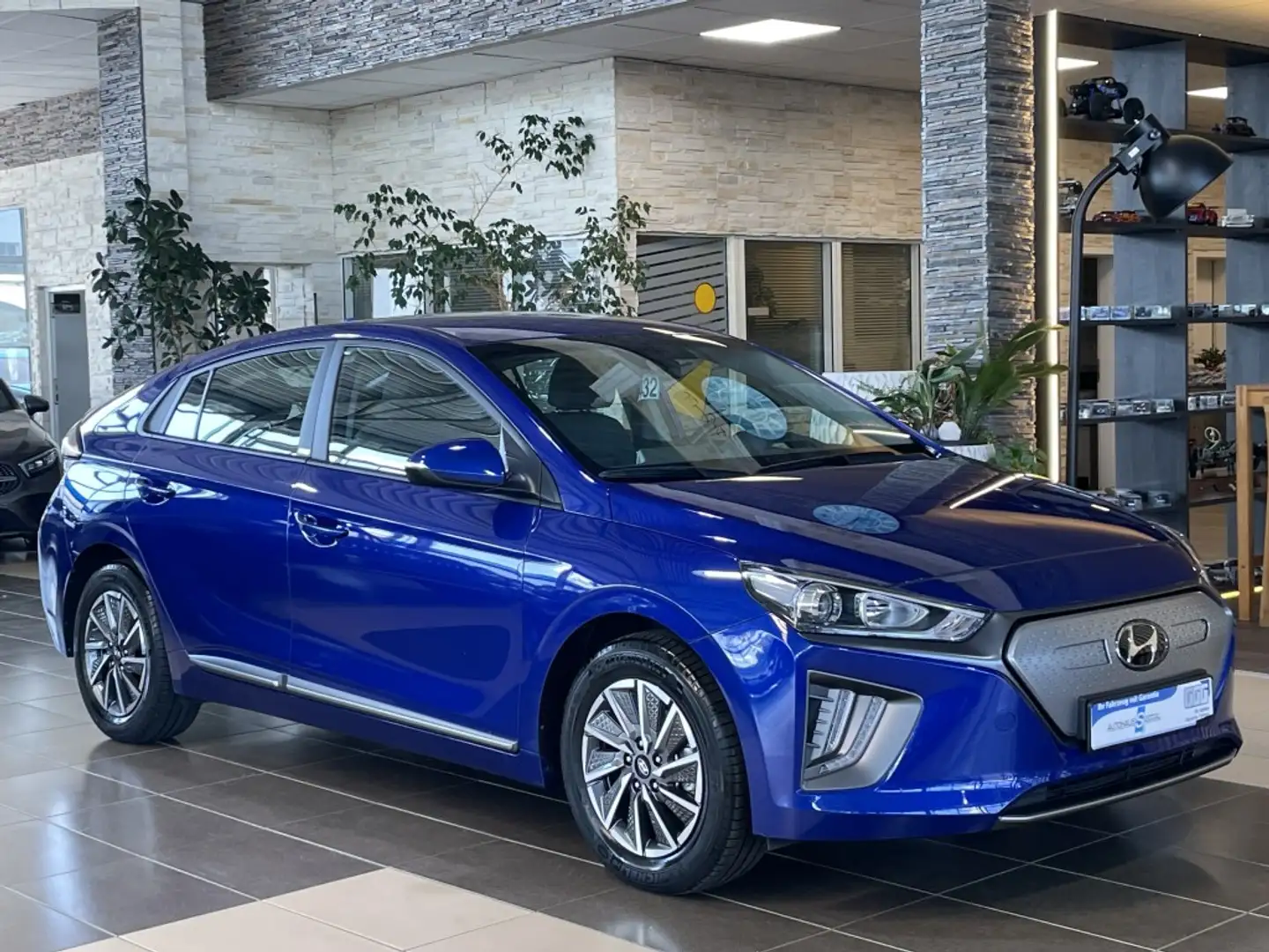 Hyundai IONIQ Elektro dig.Cockpit Navi R.Cam PDC DAB+ Blau - 1