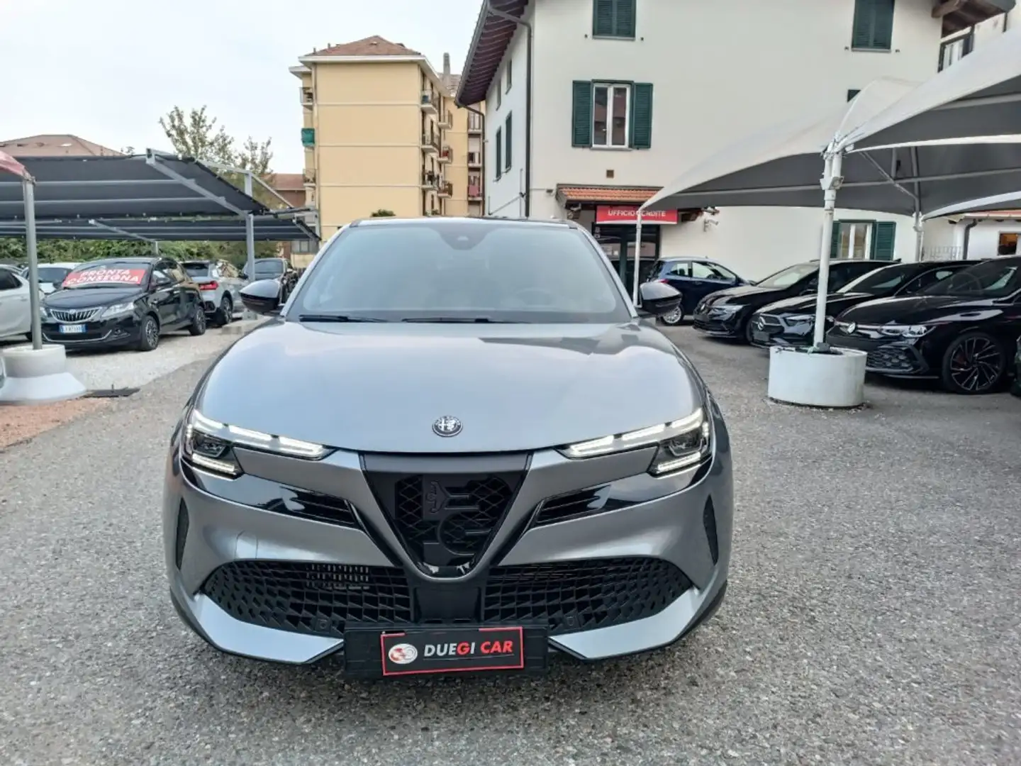 Alfa Romeo Junior 1.2 136 CV Hybrid eDCT6 Speciale Grau - 2