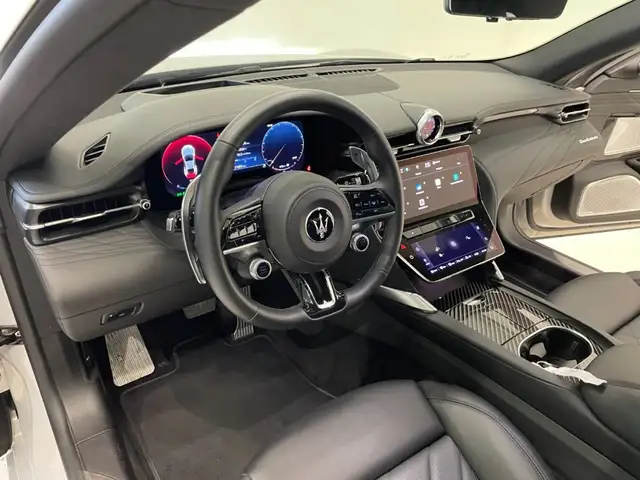 Maserati Granturismo view 15