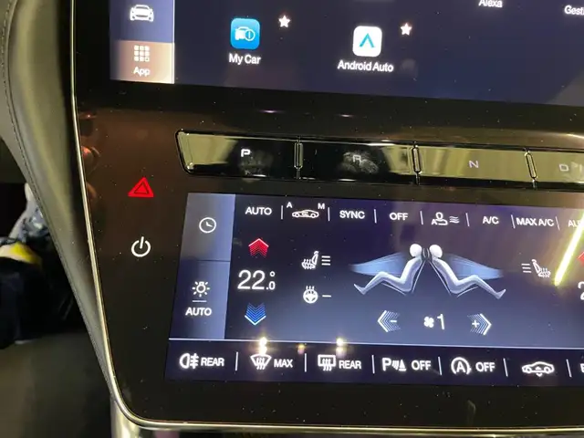 Maserati Granturismo view 13