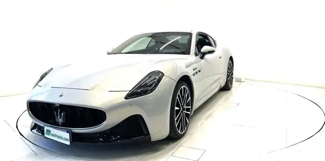 Maserati Granturismo view 3