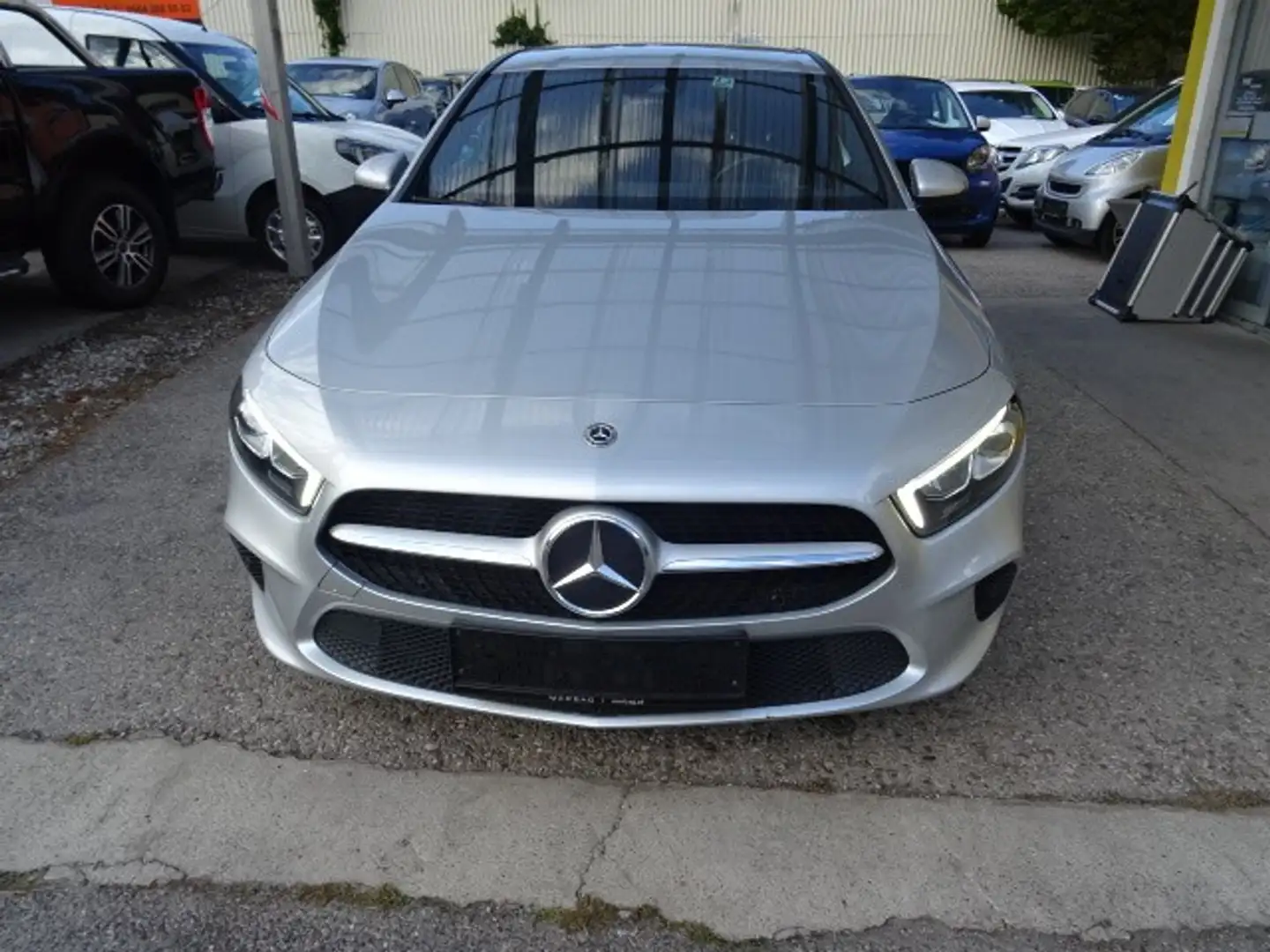 Mercedes-Benz A 180 d Aut. Grau - 2