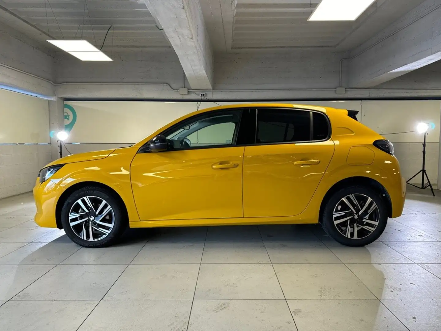 Peugeot 208 Allure Pack PureTech 100 S/S Giallo - 2