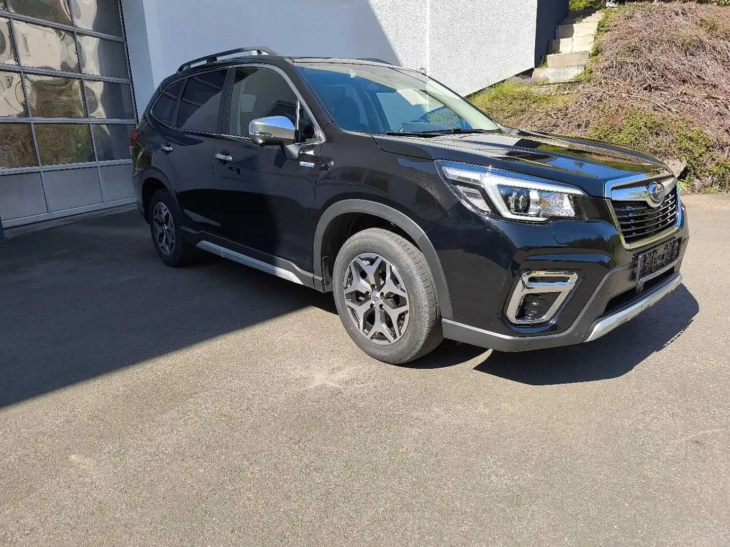 Subaru Forester 2.0ie e-BOXER Comfort Lineartr. Černá - 1