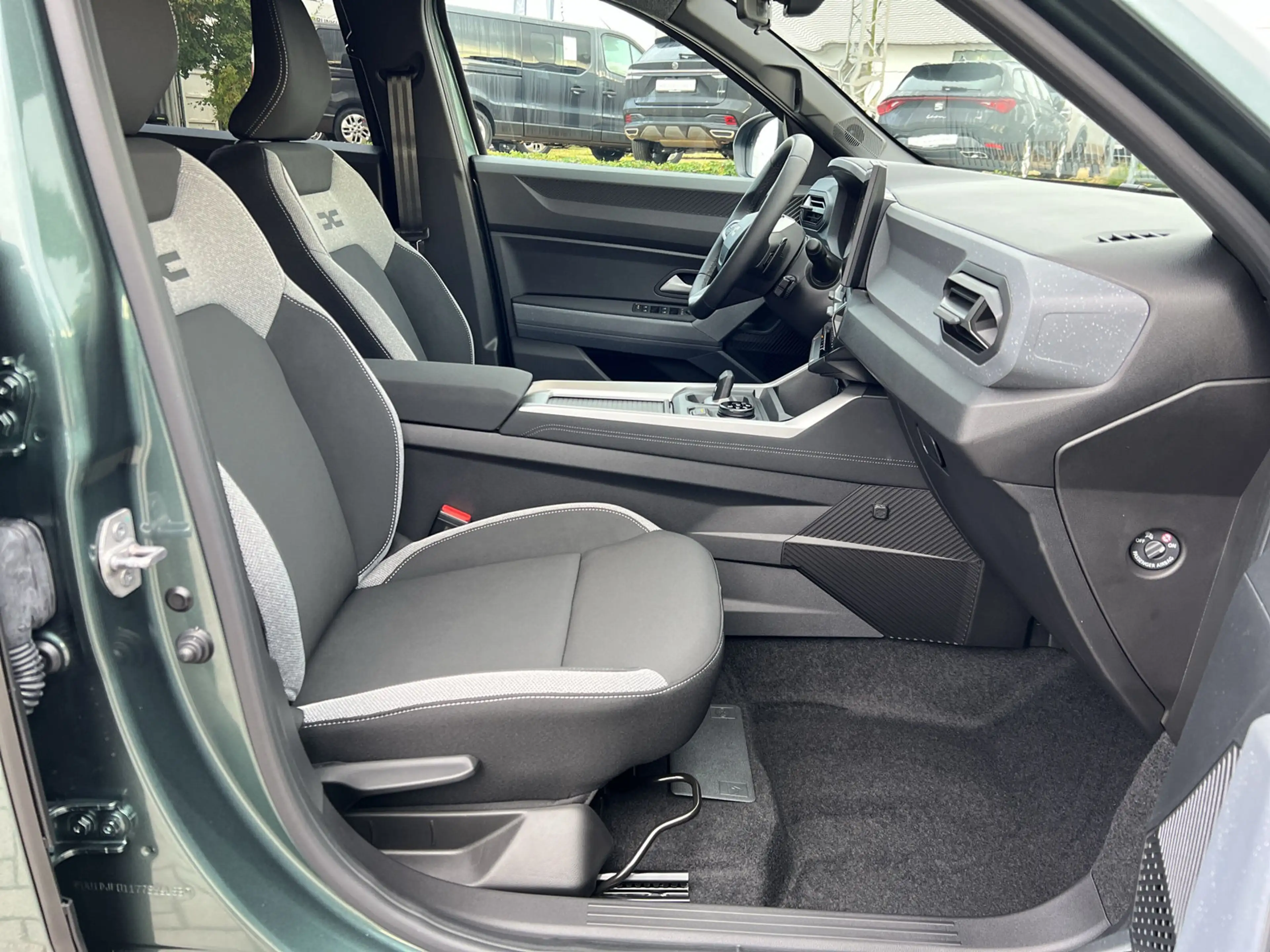 Dacia Bigster Tribrid 150 4x4 EDC Journey LKHZ+SHZ+PDC+RFK — photo 9