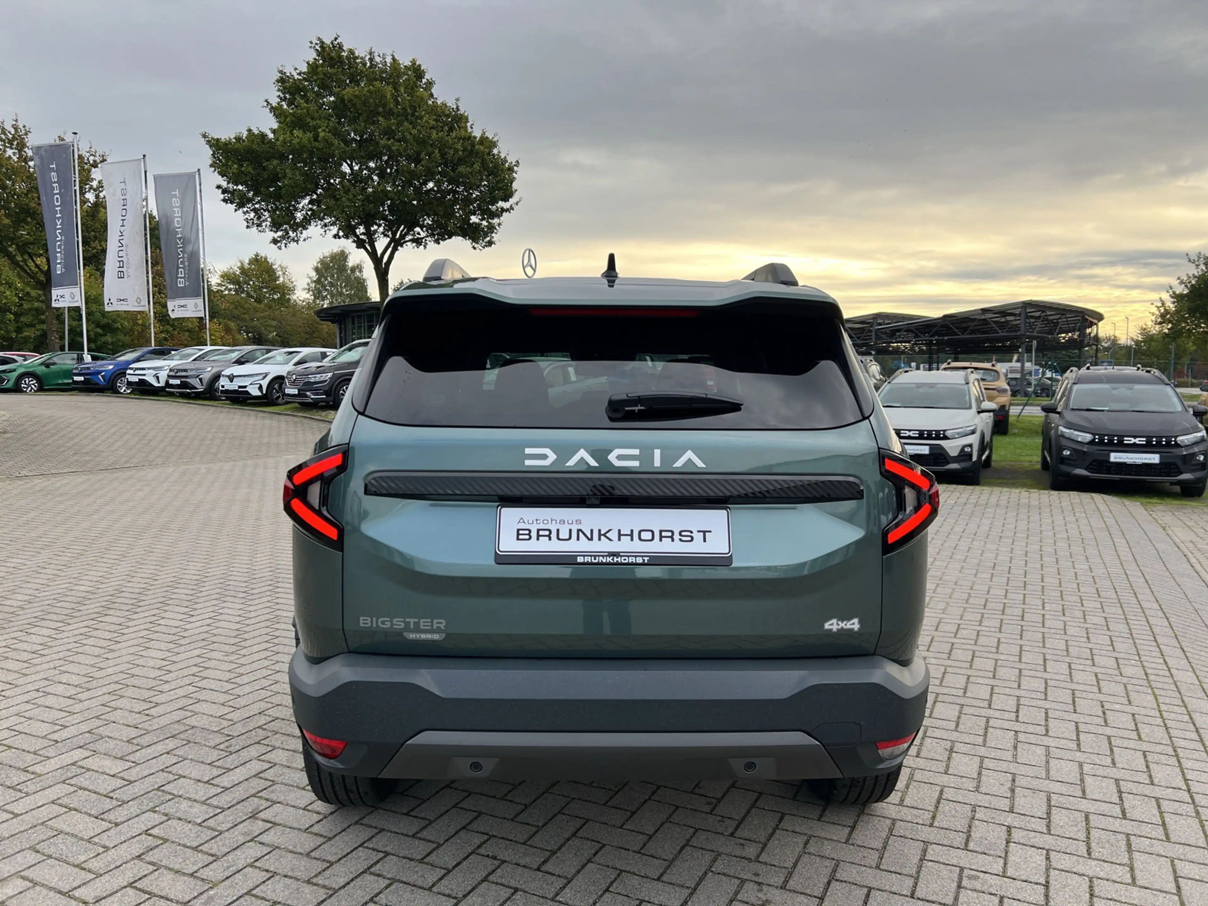 Dacia Bigster Tribrid 150 4x4 EDC Journey LKHZ+SHZ+PDC+RFK — photo 2