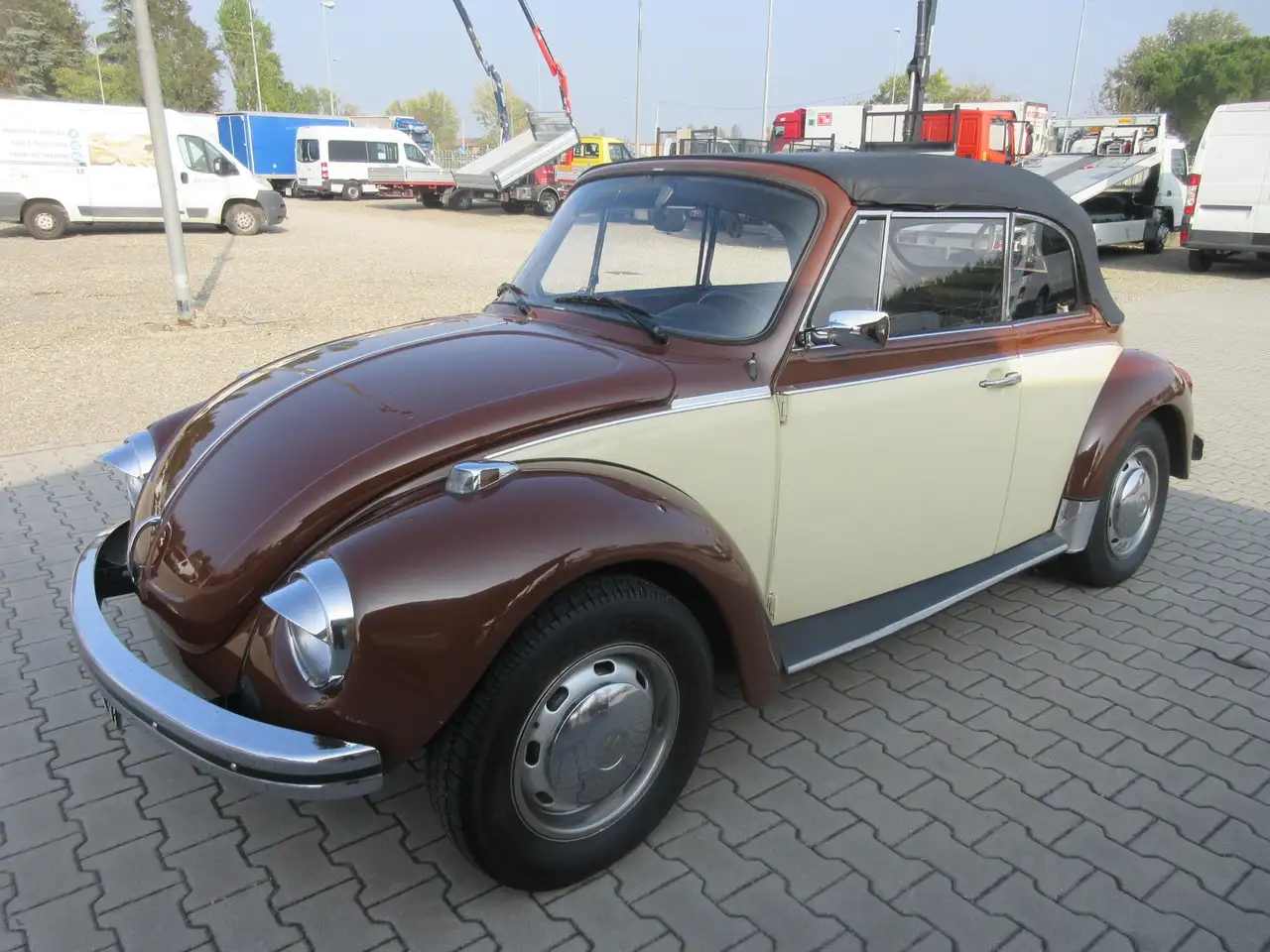 Volkswagen Maggiolino 1.3 BENZINA CABRIO DEL 1974, foto 3