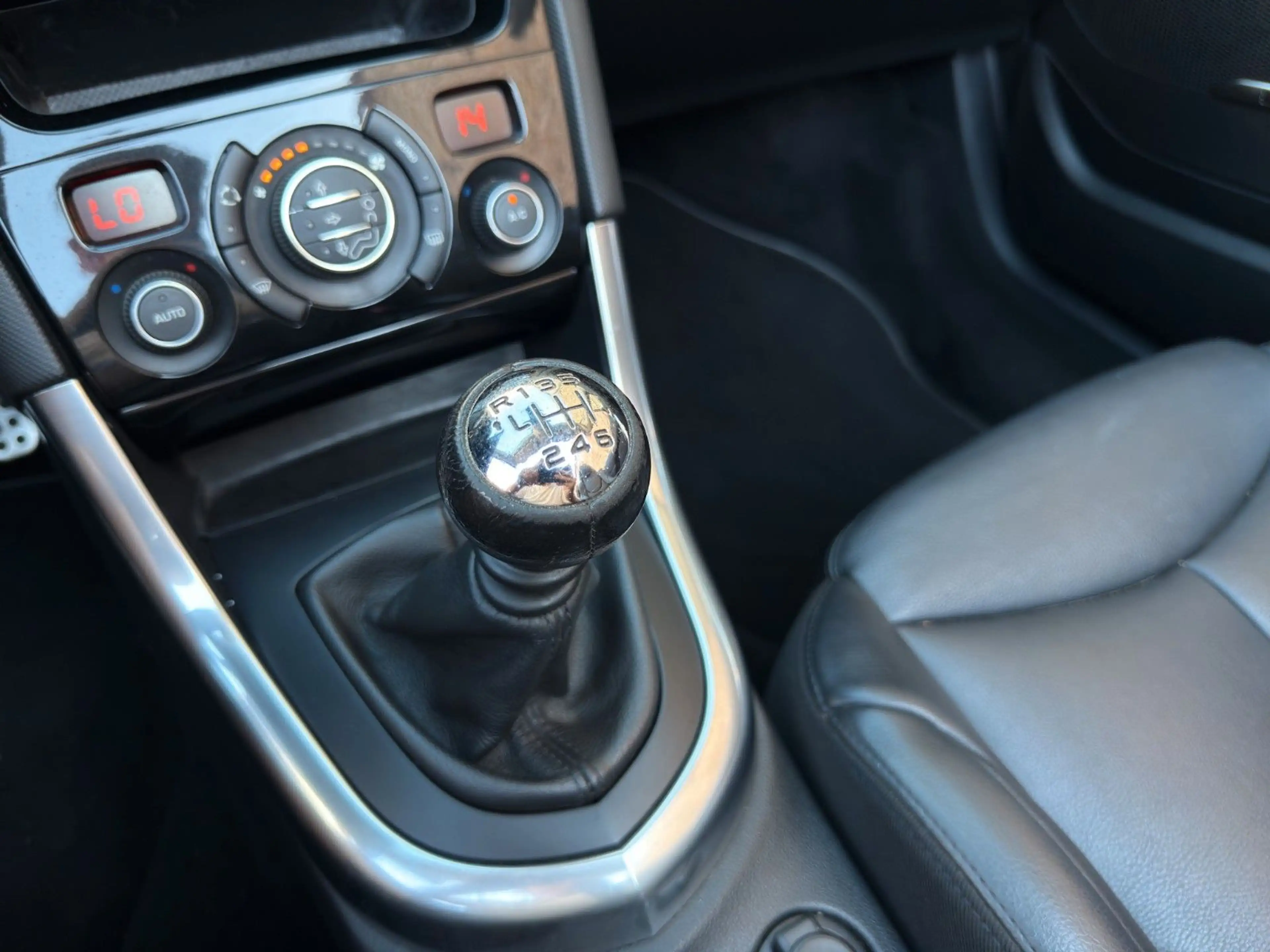 Peugeot 308 CC 155 THP Allure *Vollleder*Nackenhzg* — photo 30