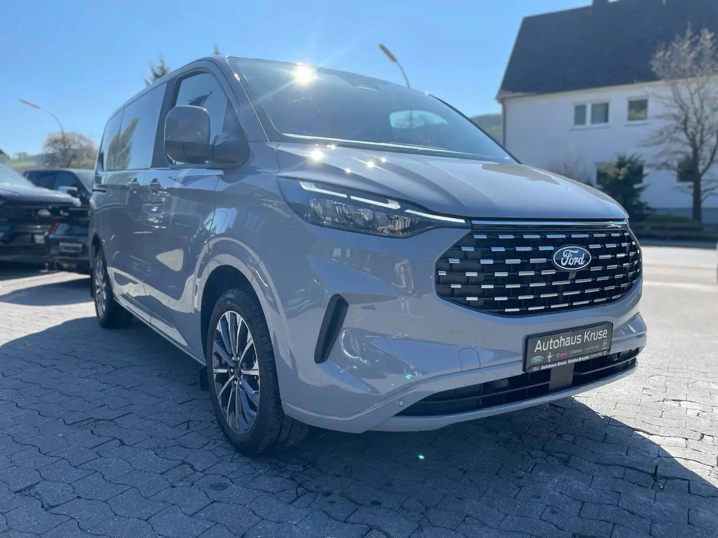 Ford Tourneo Custom 2.0 EcoBlue 100kW 320 L1 Titanium Grijs - 1