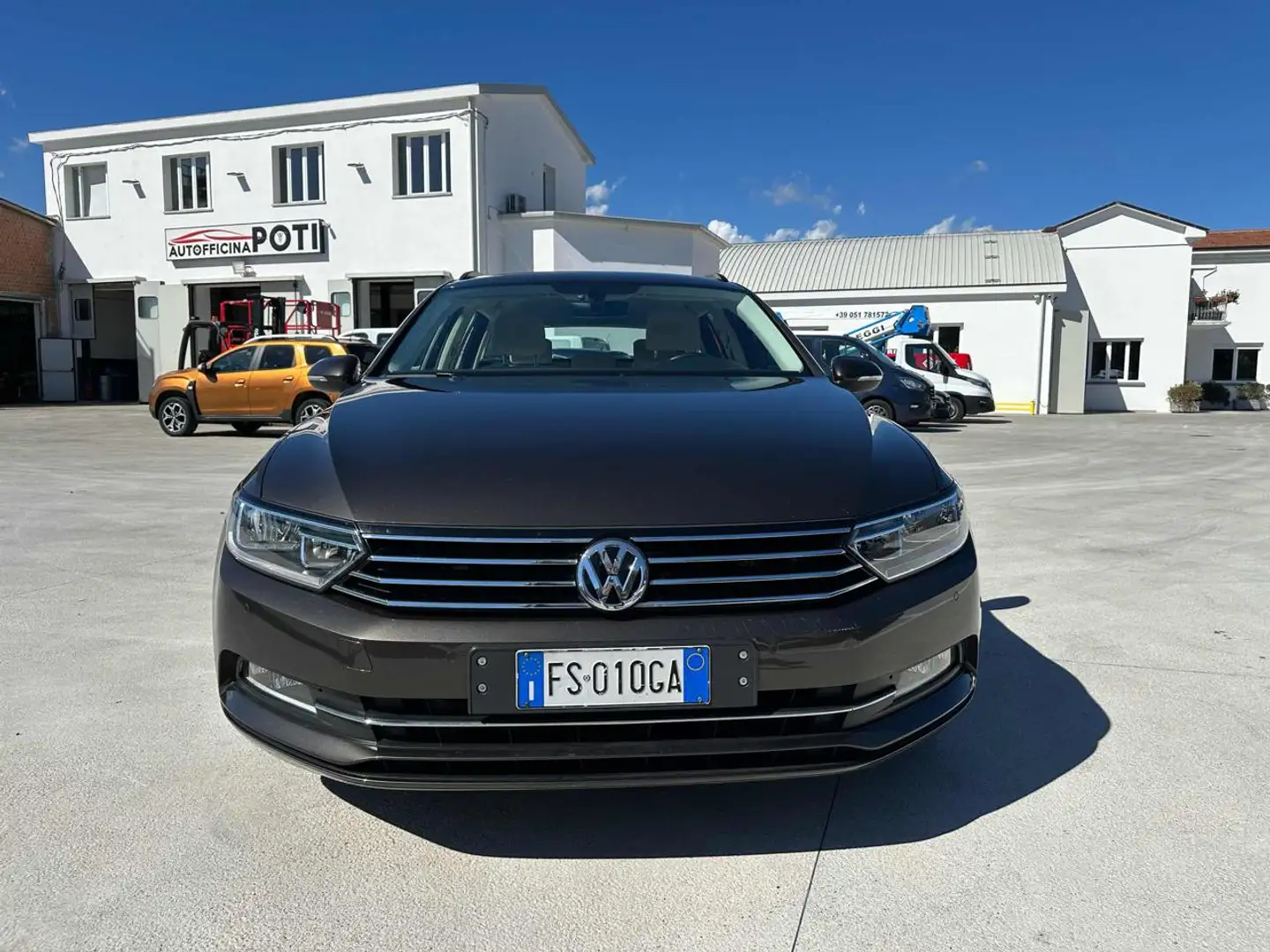 Volkswagen Passat Variant 2.0 TDI DSG Executive BlueMotion Tech. Marrón - 2