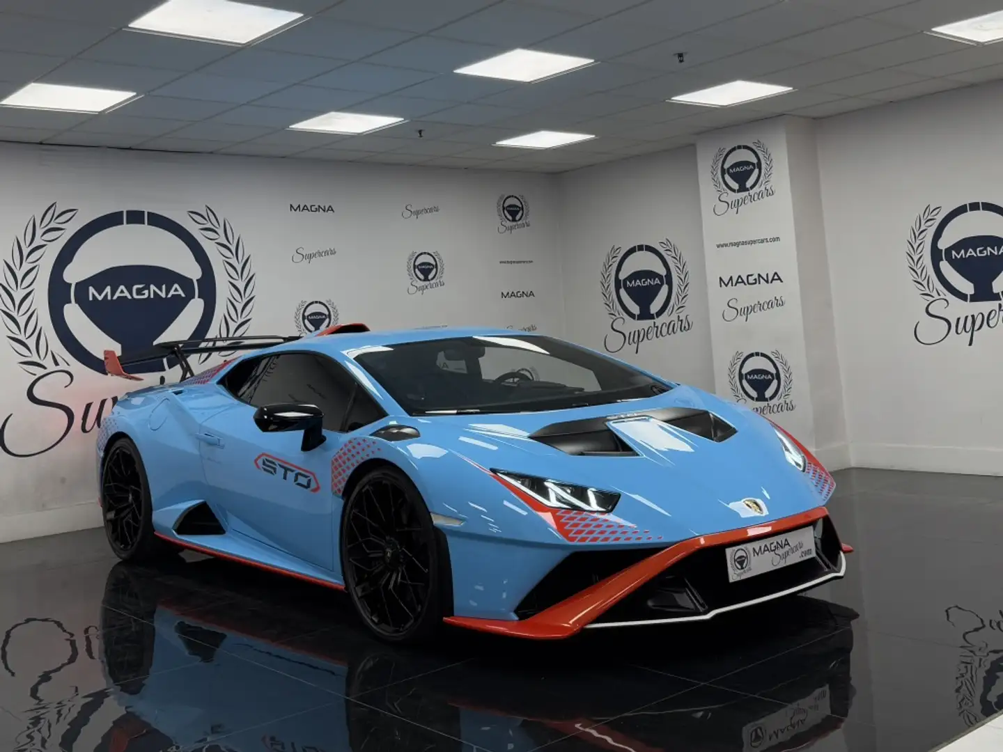 Lamborghini Huracán STO RWD Albastru - 1