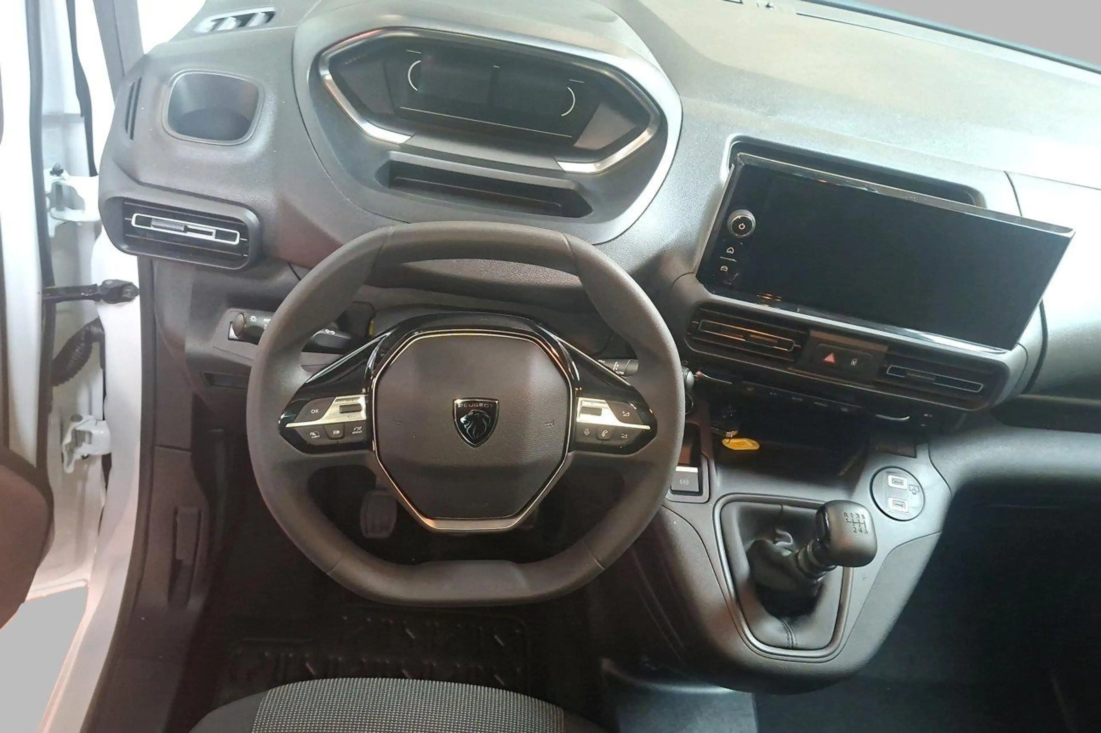 Peugeot Partner III Premium — photo 11