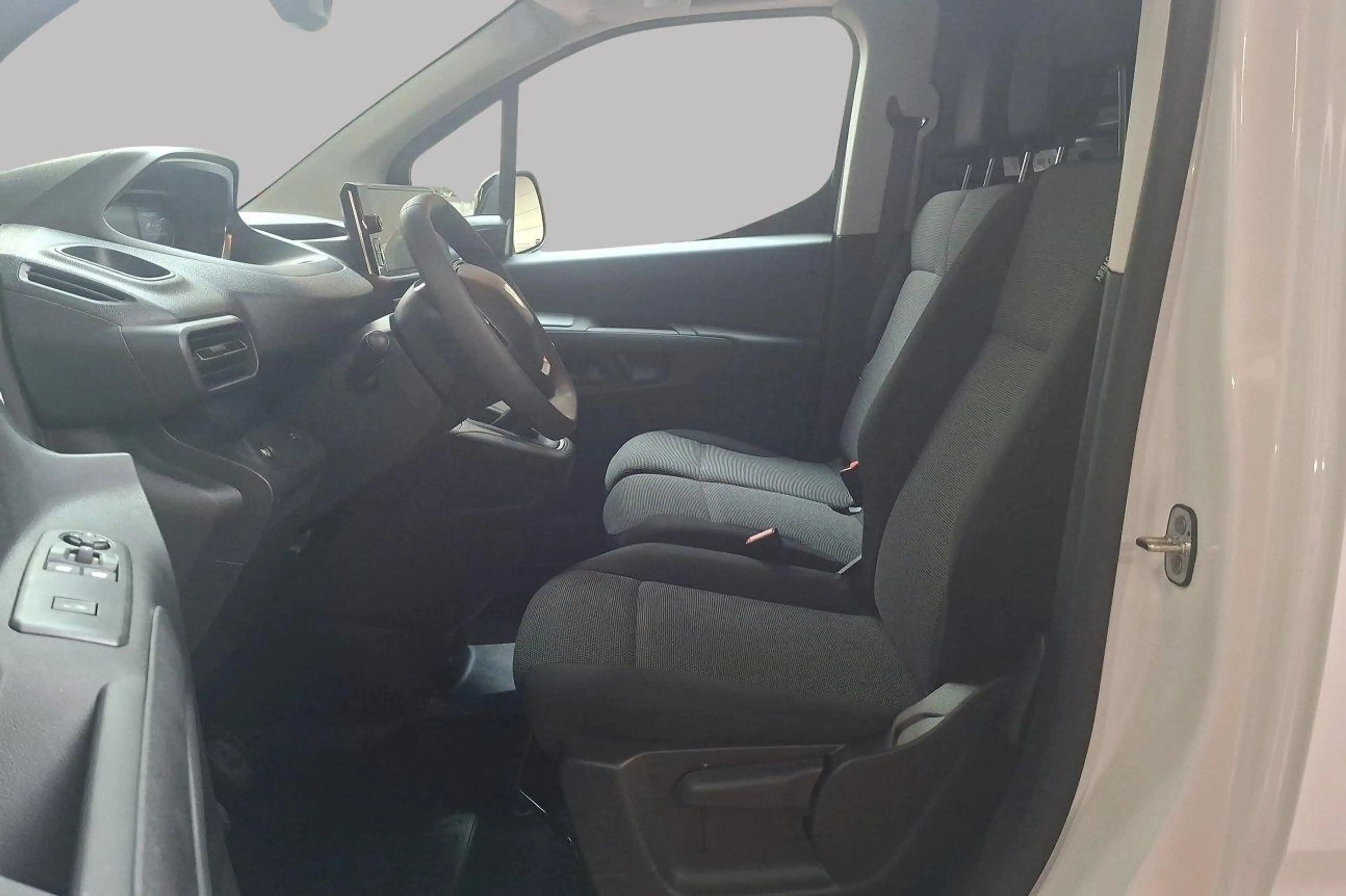 Peugeot Partner III Premium — photo 10