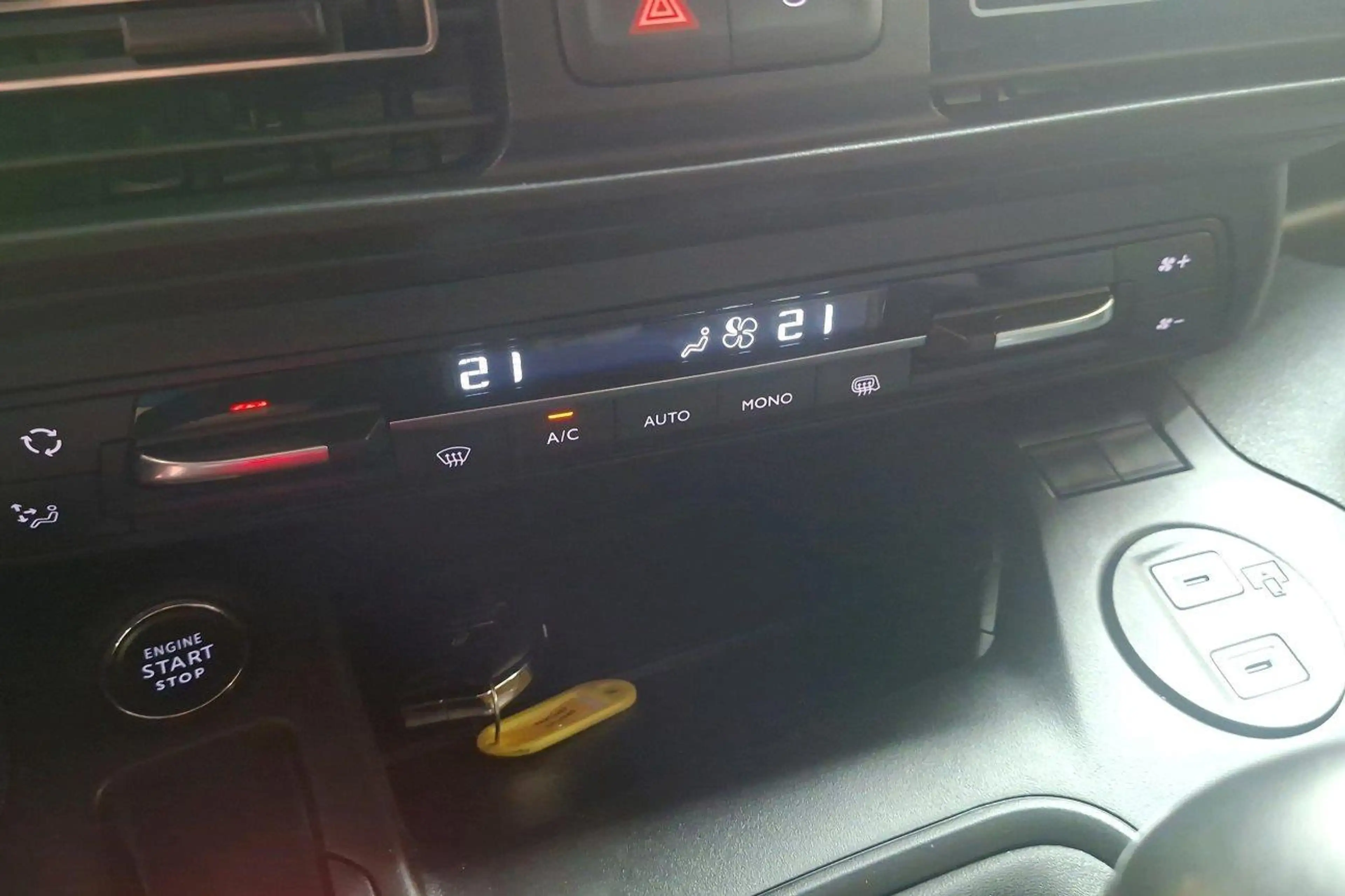 Peugeot Partner III Premium — photo 15