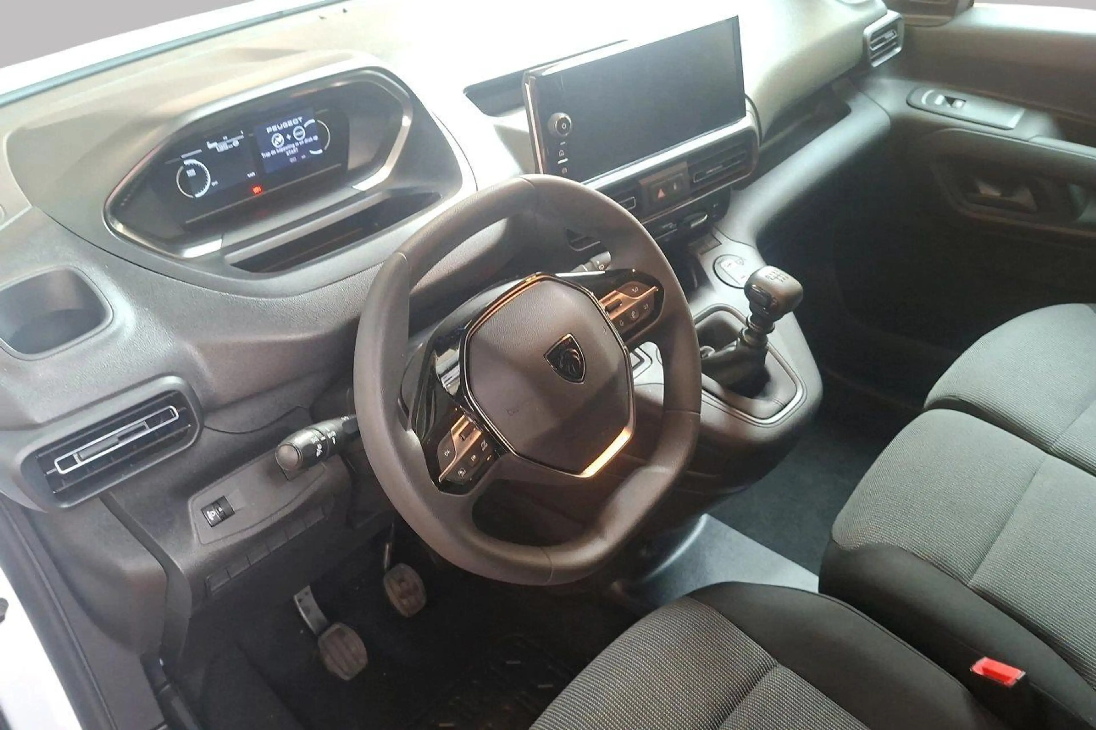 Peugeot Partner III Premium — photo 9