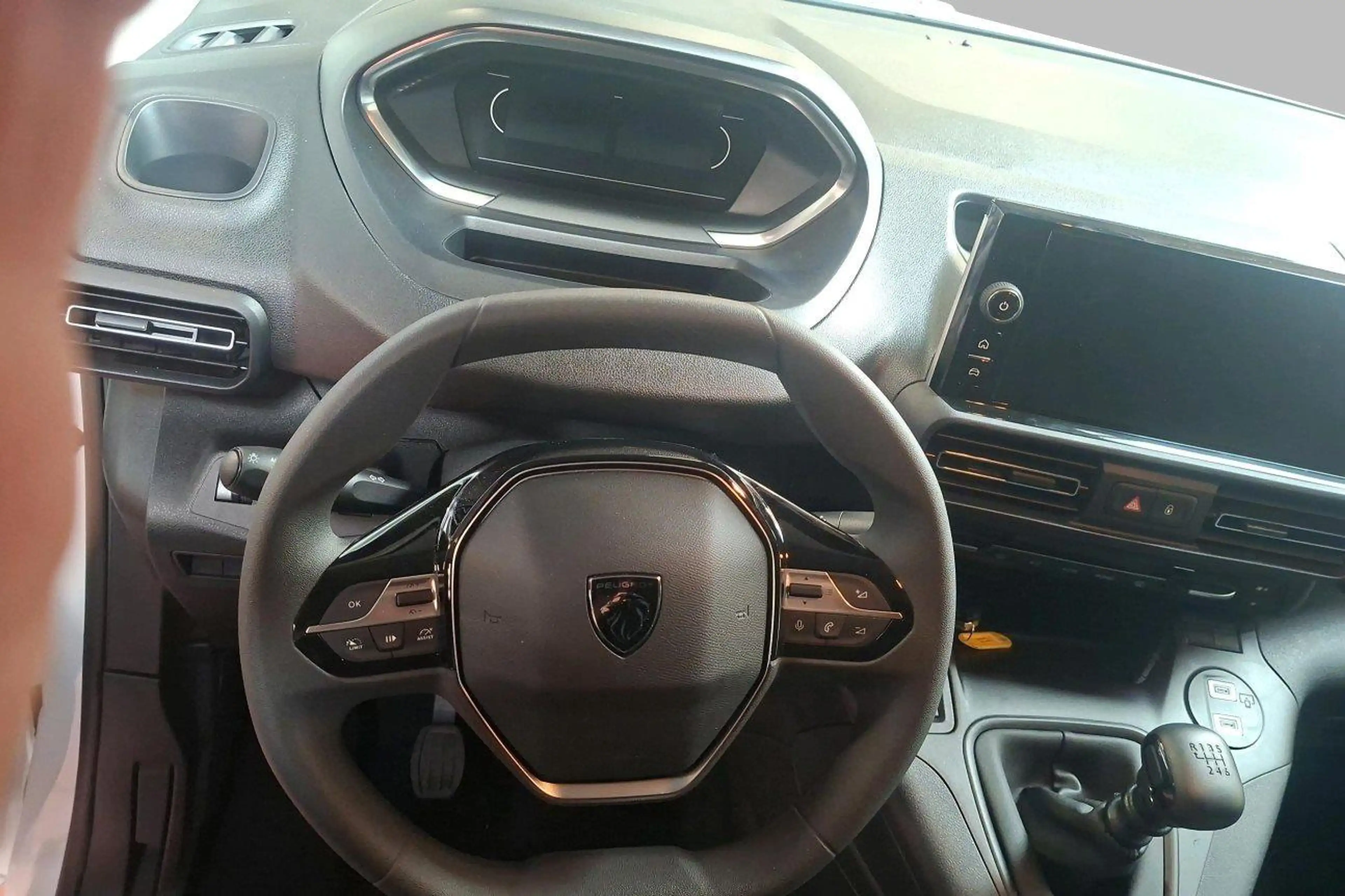 Peugeot Partner III Premium — photo 12
