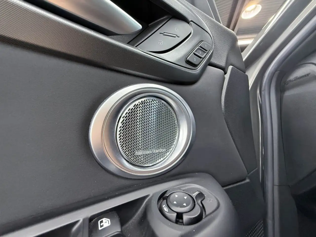 Alfa Romeo Tonale 2022 — фото 16
