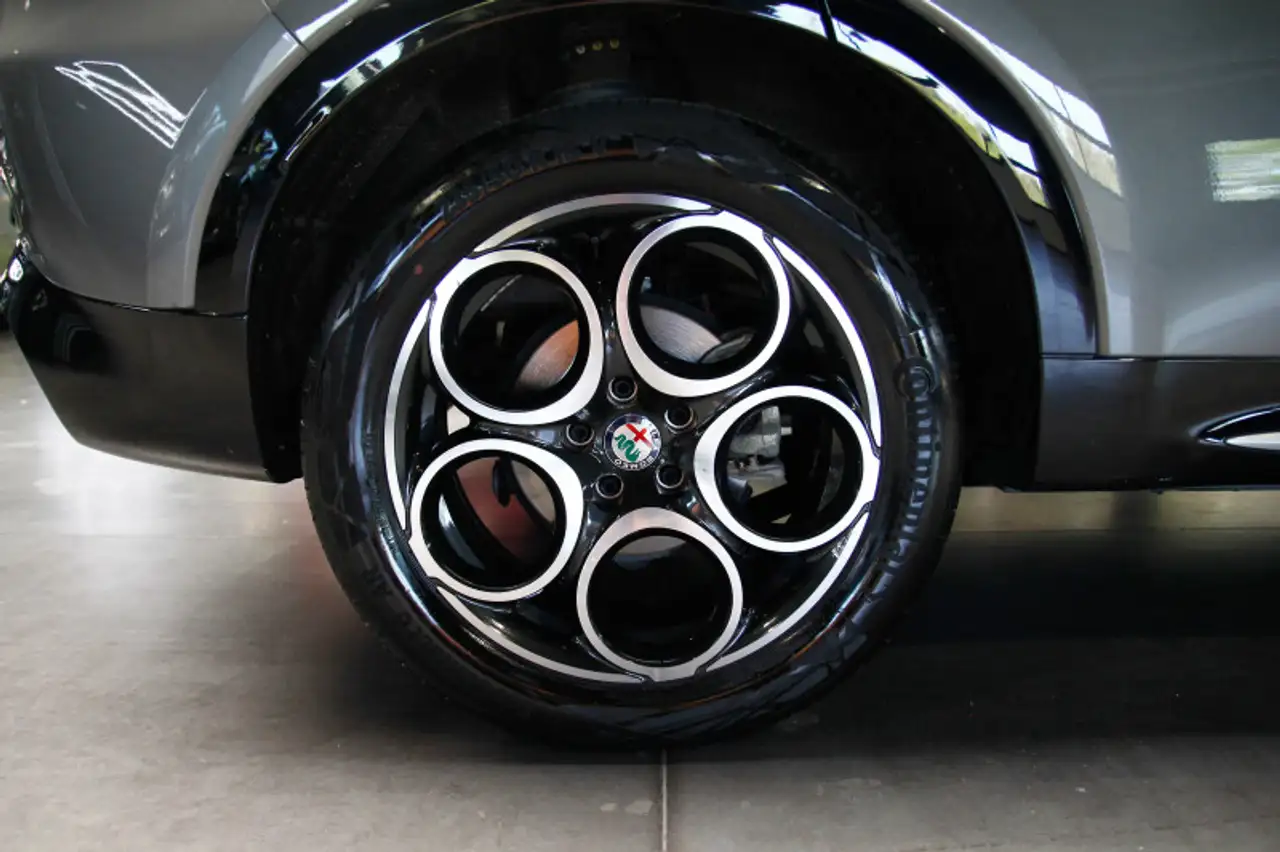 Alfa Romeo Tonale 2022 — фото 11