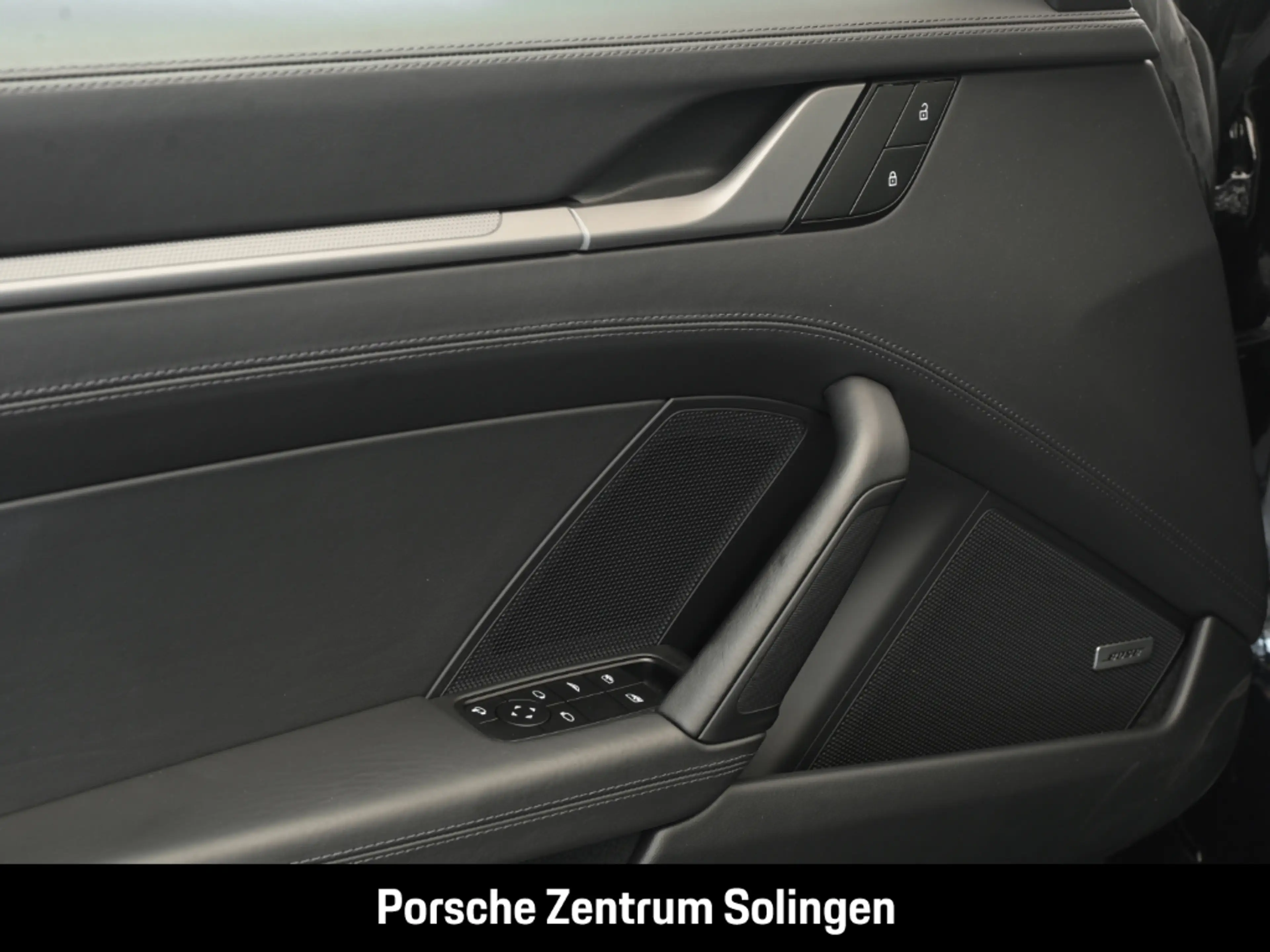 Porsche 911 Carrera 4 Cabriolet Bose Sportabgas Chrono LED — photo 14