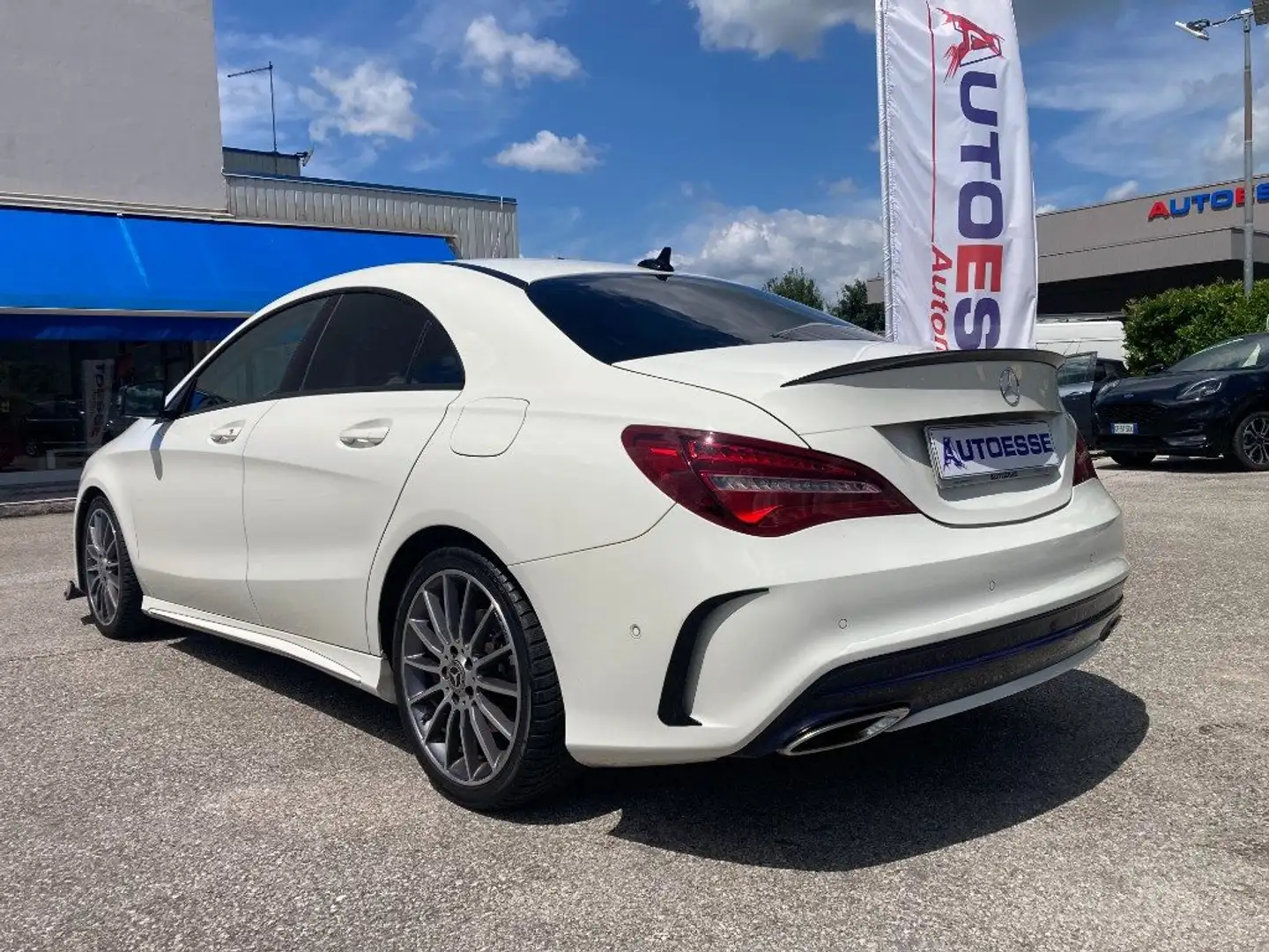 Mercedes-Benz CLA 200 d Autom. Premium AMG Pack Bianco - 2