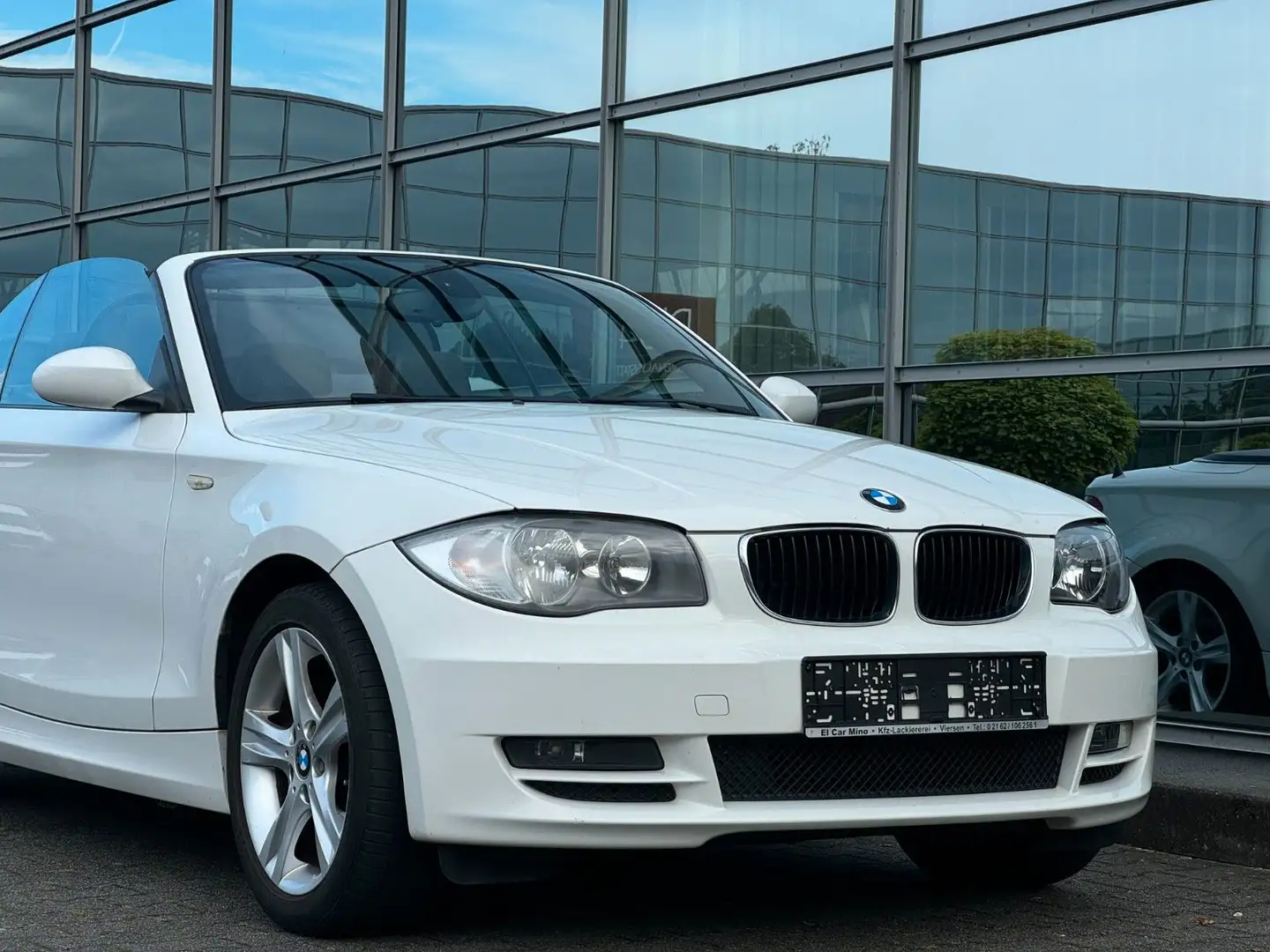 BMW 118 1er Cabrio 118i Leder M-Paket Sitzheizung Weiß - 1