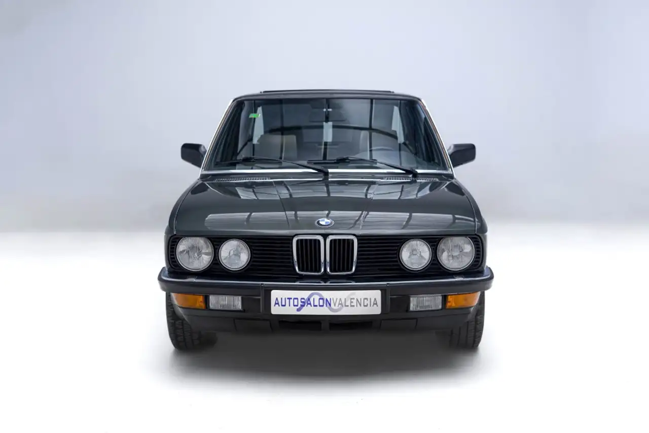 BMW 528i Aut., foto 9