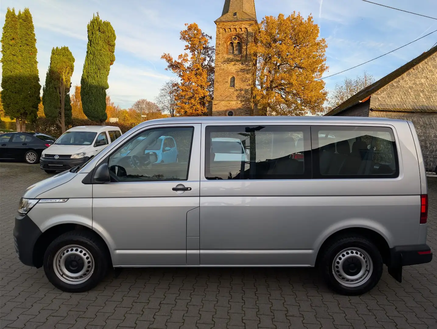 Volkswagen T6 Caravelle T6.1 Caravelle KR Trendline 2.0 TDI DSG Silber - 2