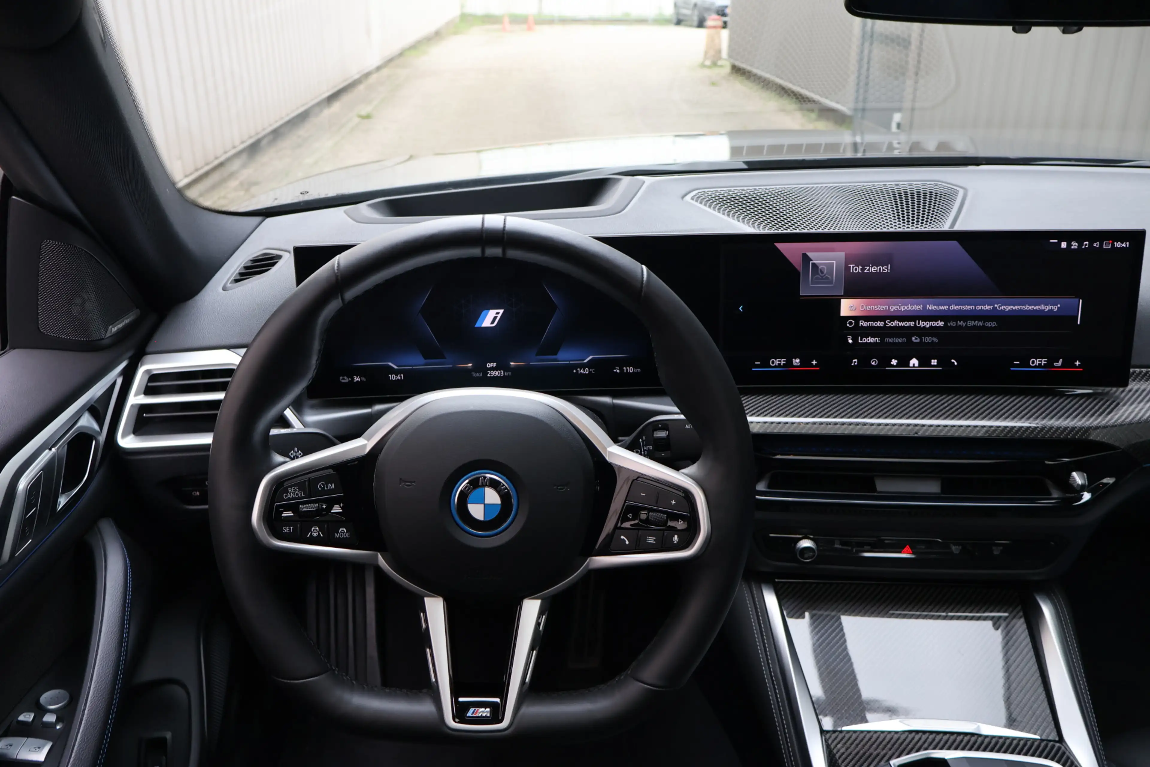 BMW i4 eDrive40 M Sport / Schuif-kanteldak / Harman Kardo — photo 14