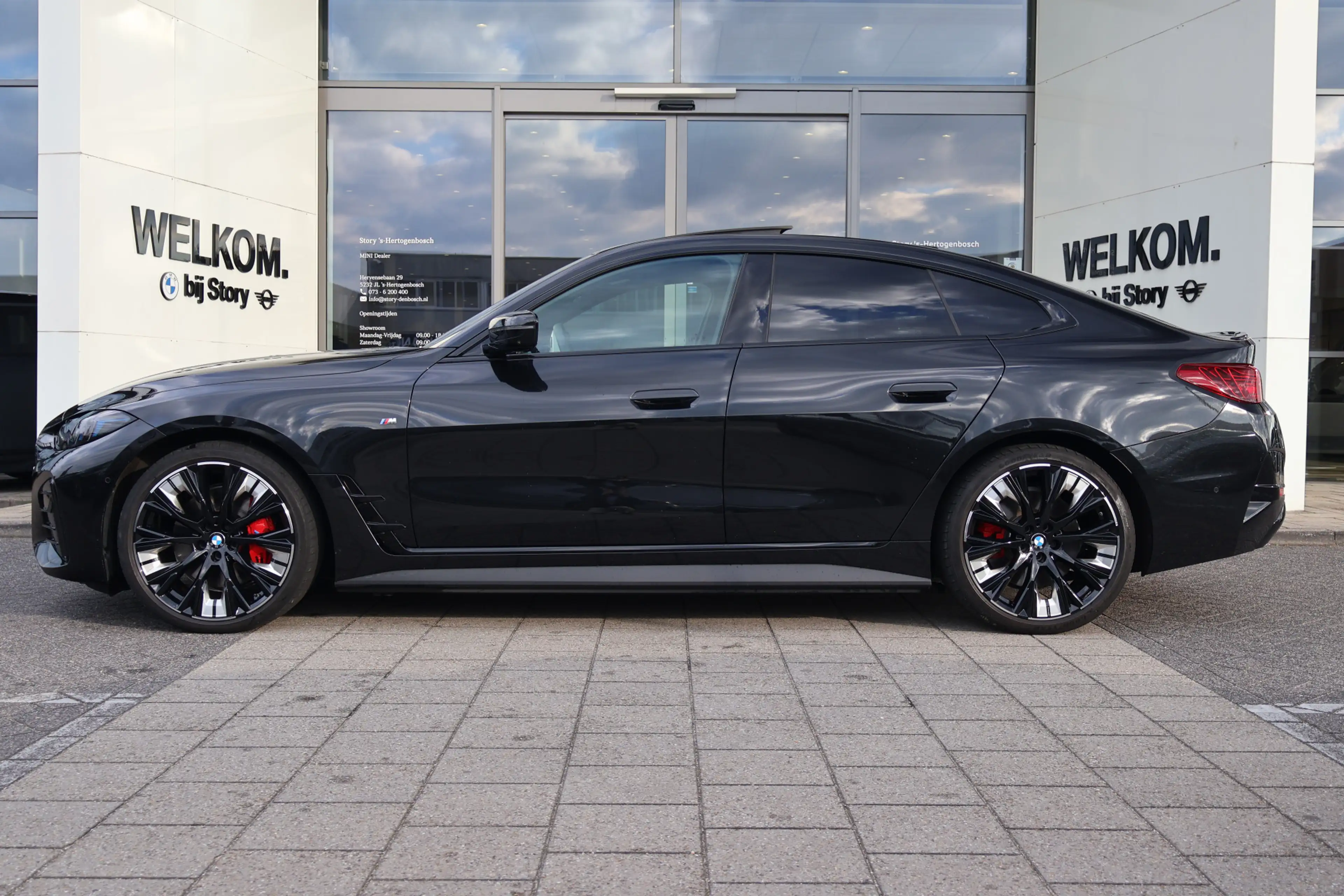 BMW i4 eDrive40 M Sport / Schuif-kanteldak / Harman Kardo — photo 12