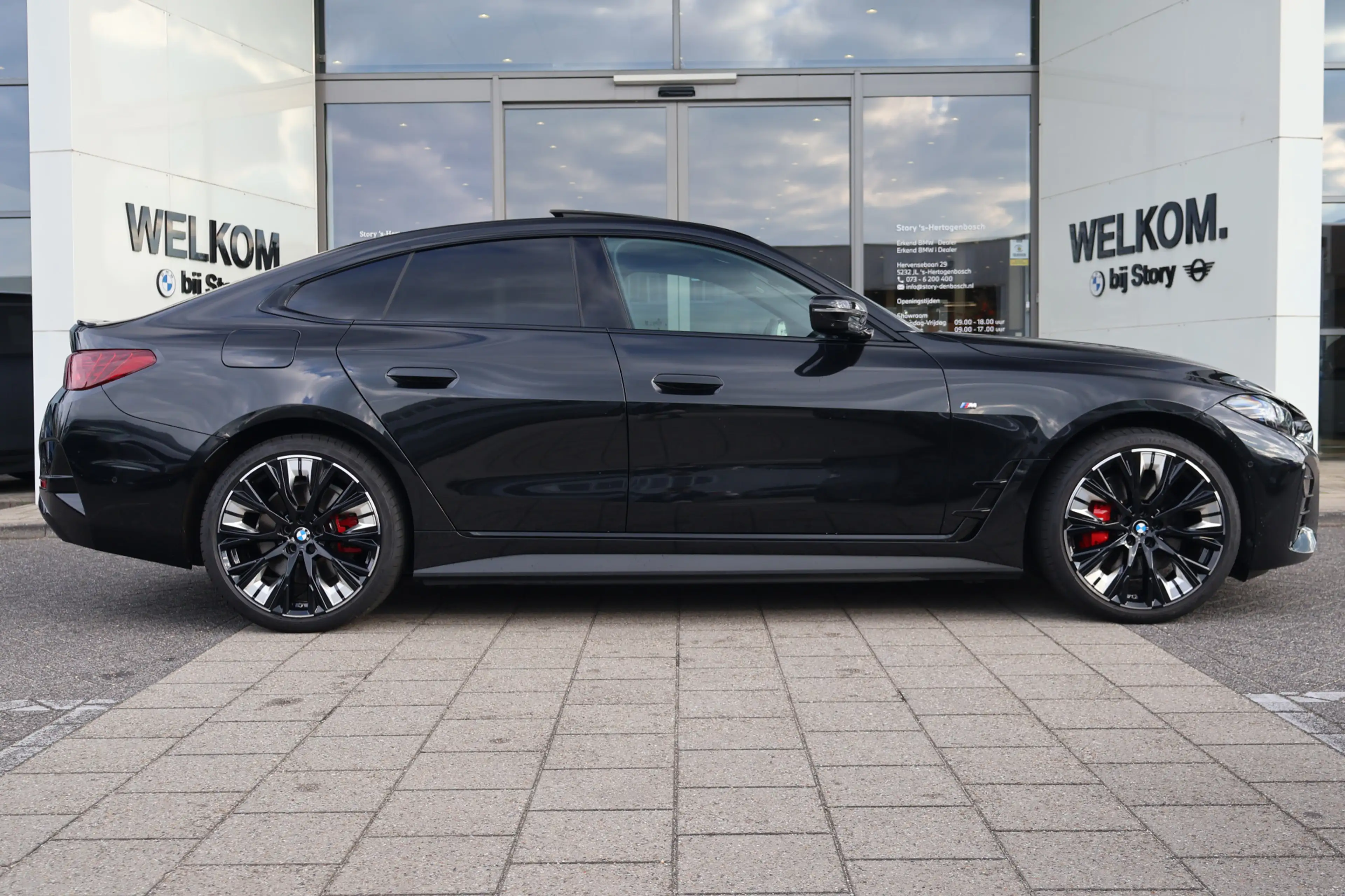 BMW i4 eDrive40 M Sport / Schuif-kanteldak / Harman Kardo — photo 8