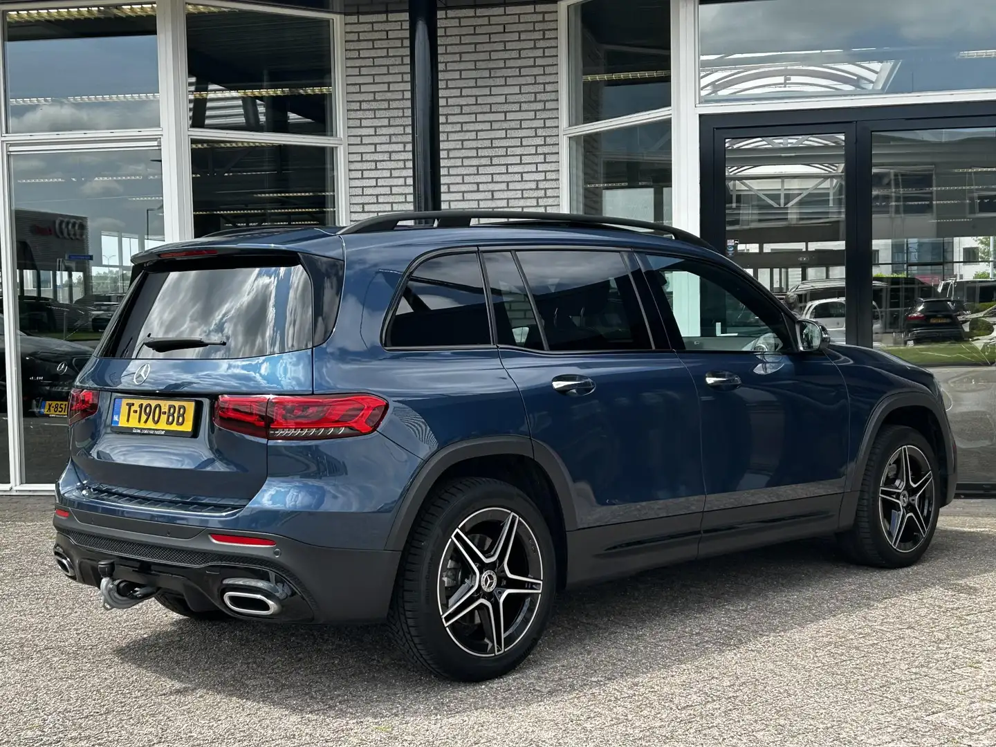 Mercedes-Benz GLB 200 AMG Line | 7 pers | Trekhaak | Panoramadak Blauw - 2
