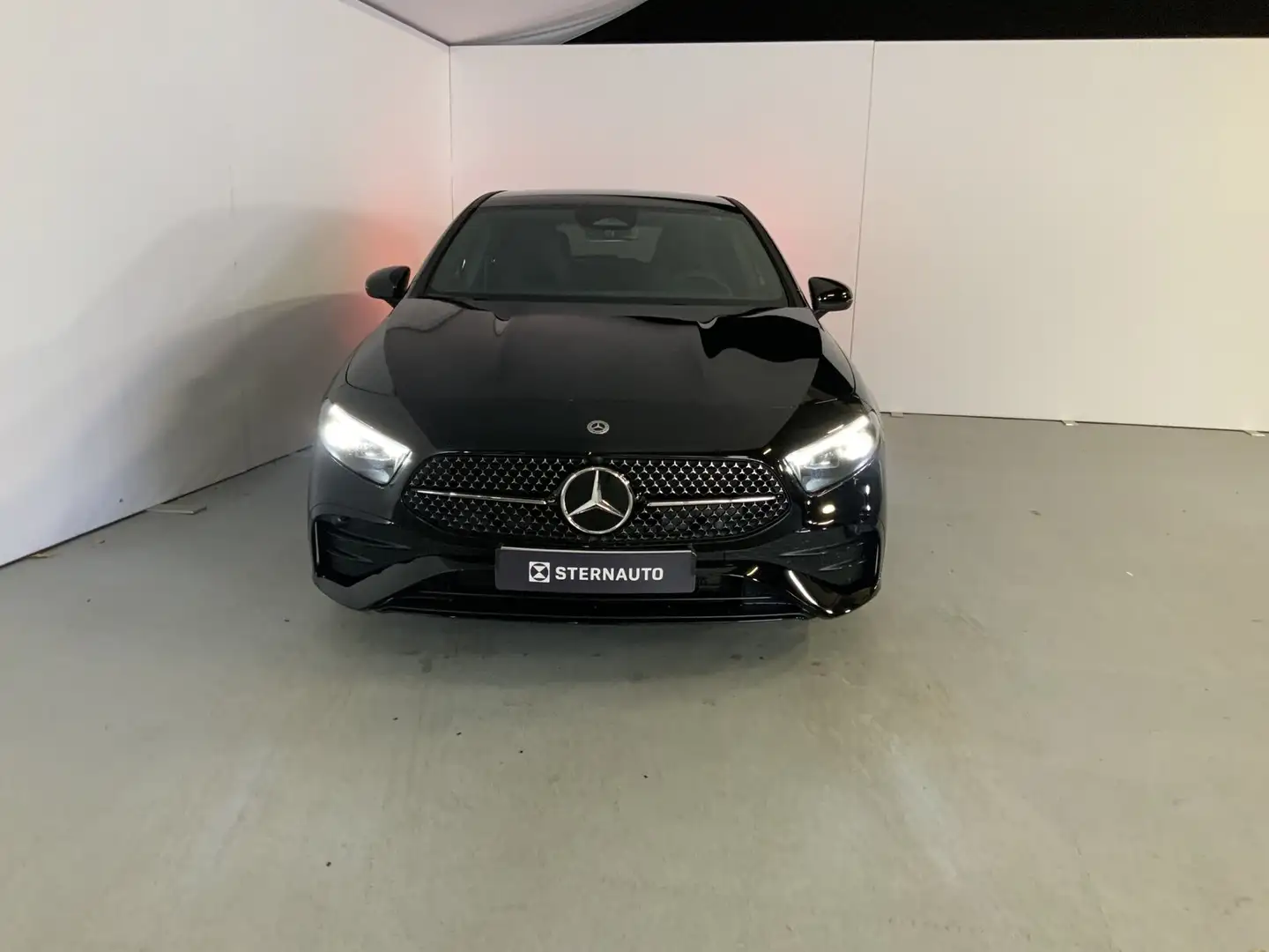 Mercedes-Benz A 200 A 200 d AMG Night DISTRONIC Ambiente Totwinkel Schwarz - 2
