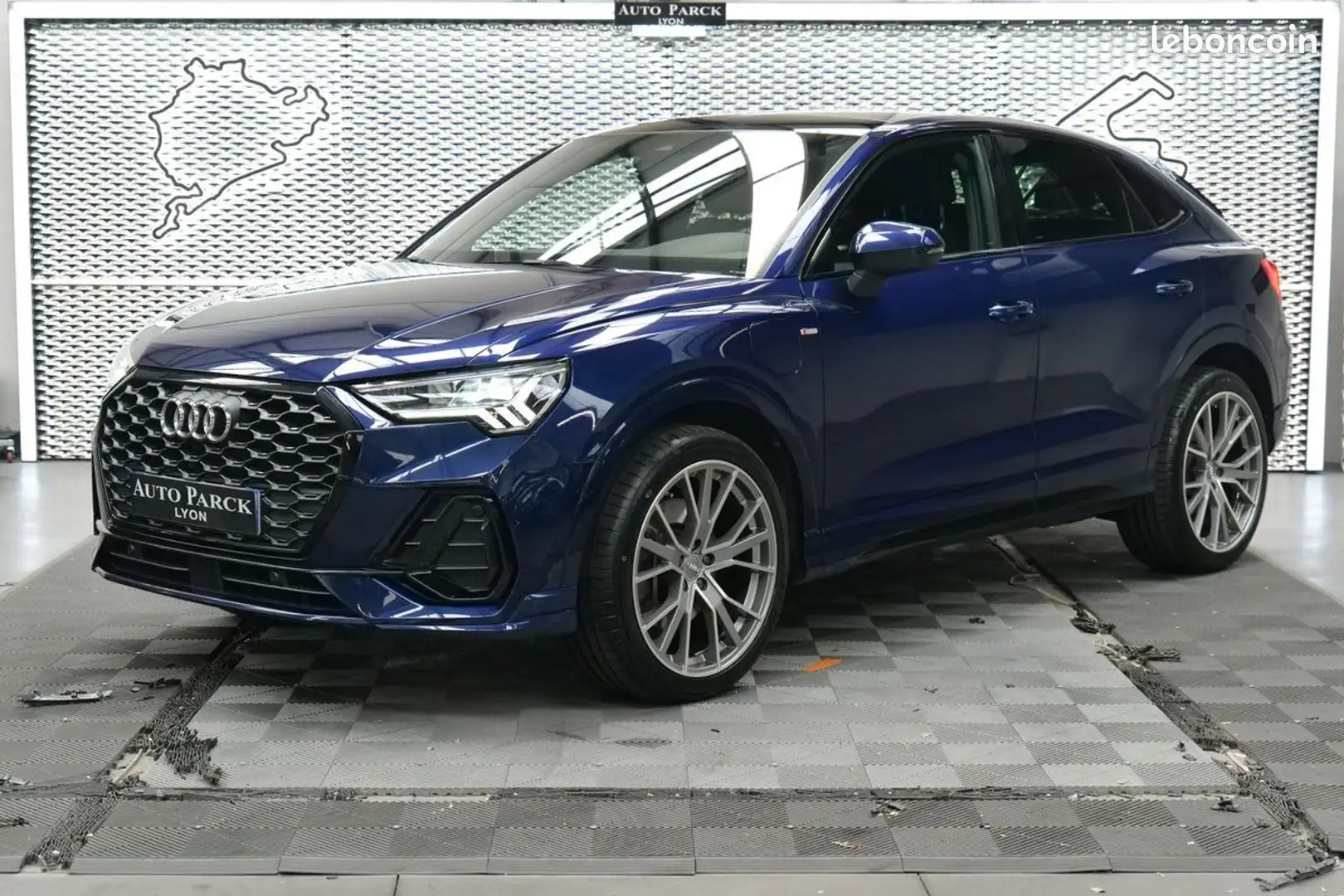 Audi Q3 45 tfsie 245 ch s tronic line 1ere main francais t Bleu - 1