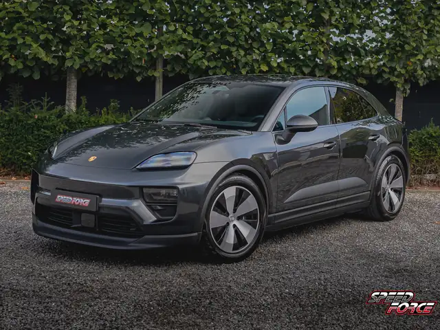 Porsche Macan 4 EV | Luchtvering | Panodak | 360° view | BOSE