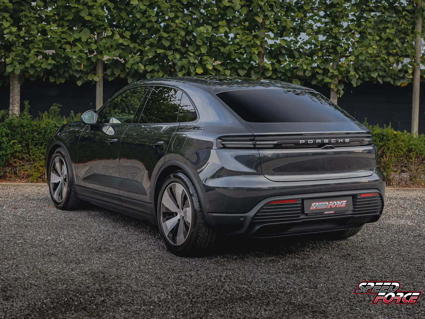 Porsche Macan 4 EV | Luchtvering | Panodak | 360° view | BOSE Gris - 2