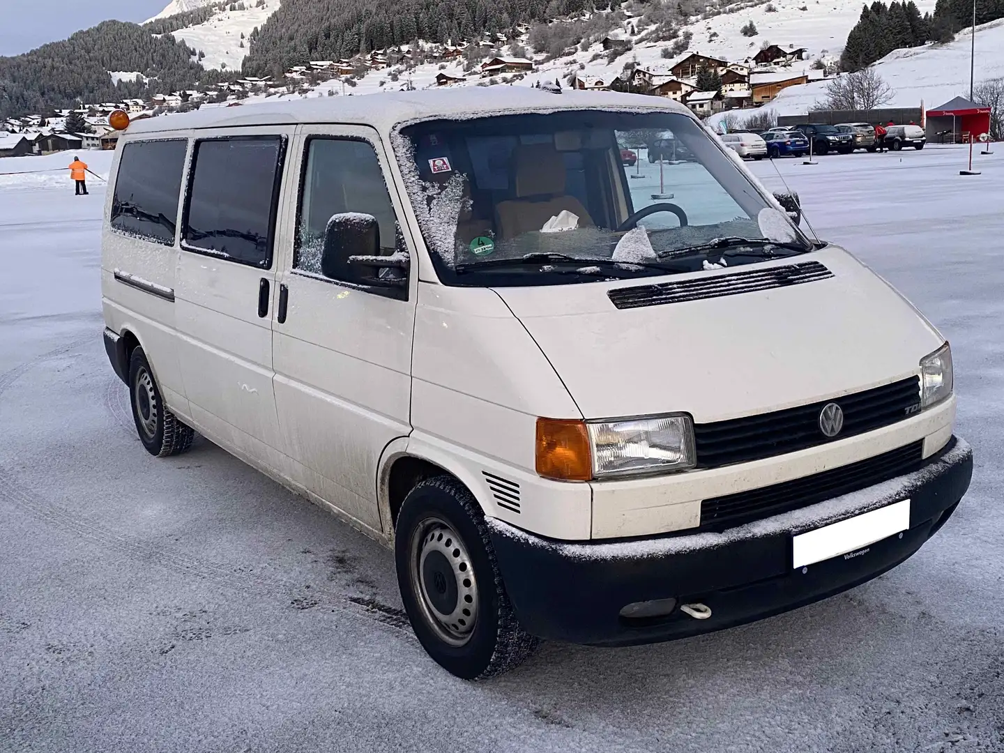 Volkswagen T4 Volkswagen T4 2.5 TDI Automatik - Langer Radstand Weiß - 1