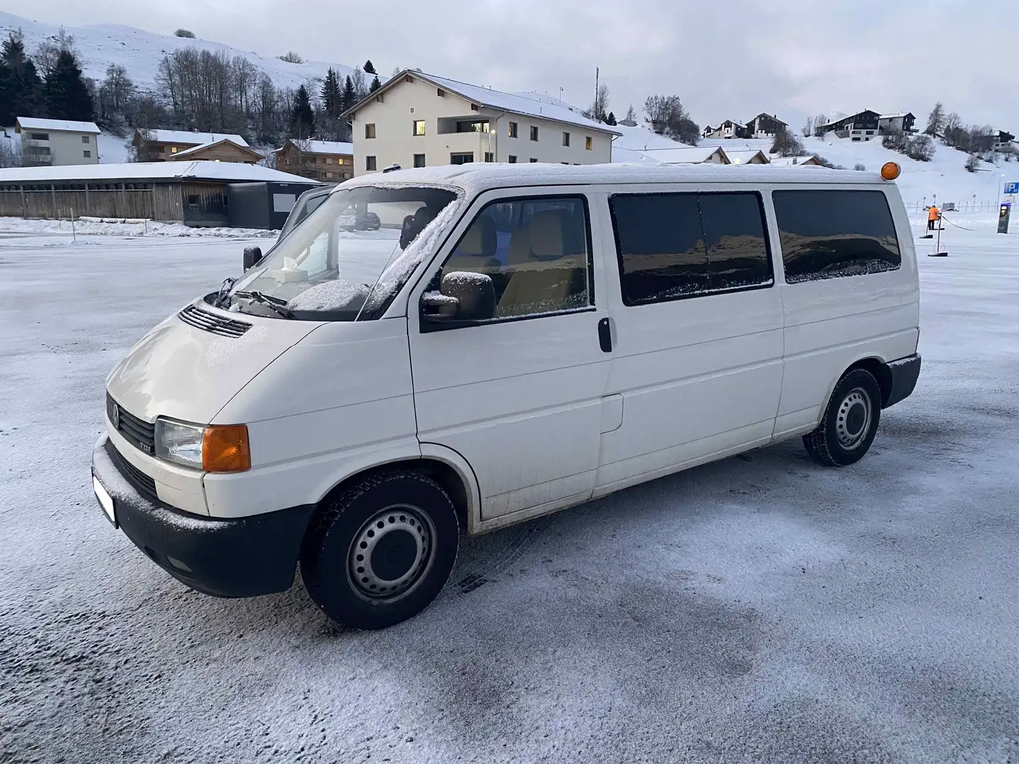 Volkswagen T4 Volkswagen T4 2.5 TDI Automatik - Langer Radstand Weiß - 2