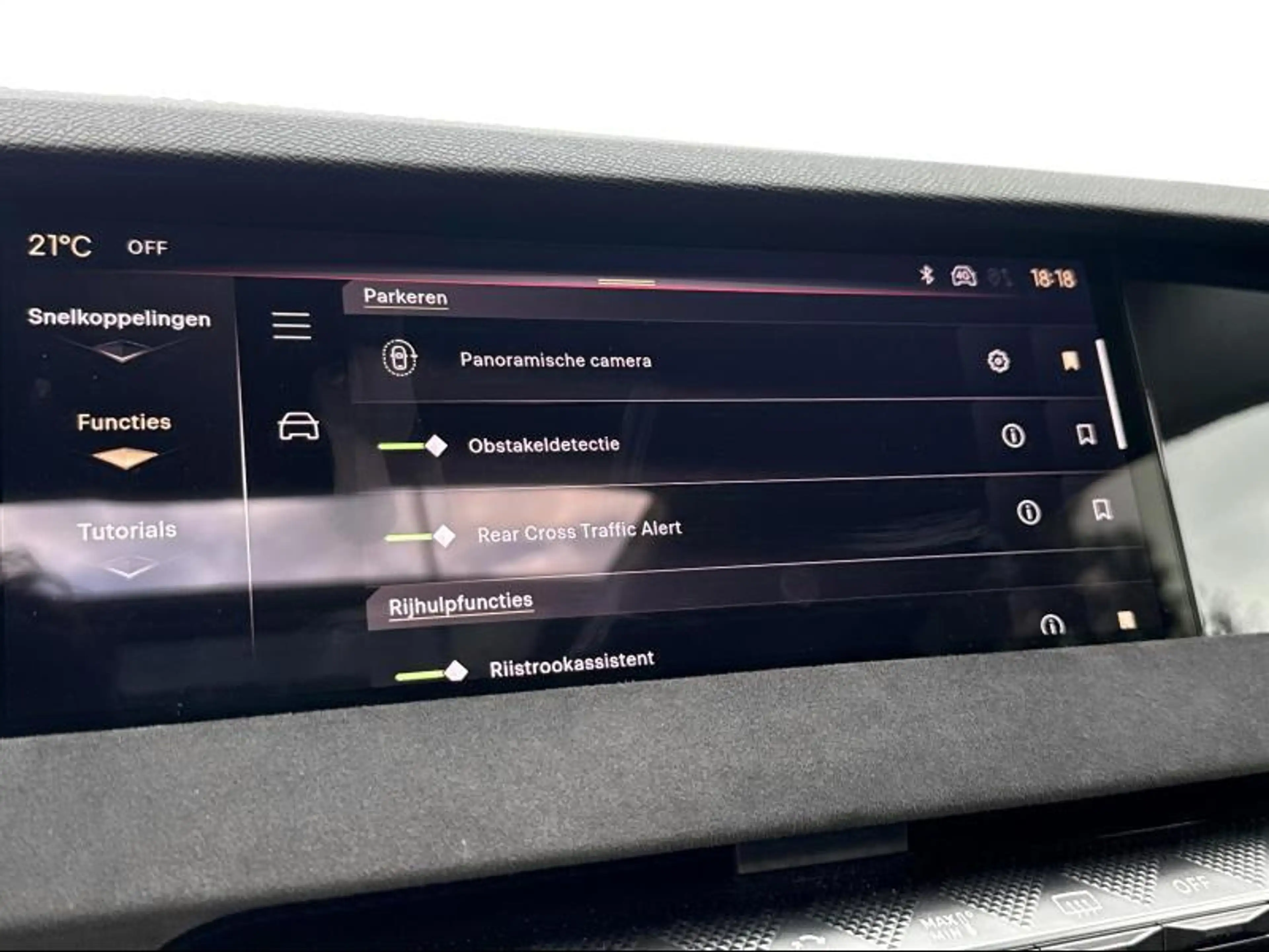 DS Automobiles DS 4 PERFORMANCE Line + E-TENSE 225 — photo 13